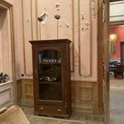 Vitrine de style colonial  en teck