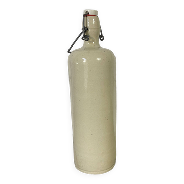 Bouteille en grès