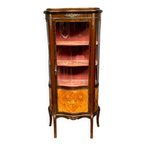 vitrine de style louis