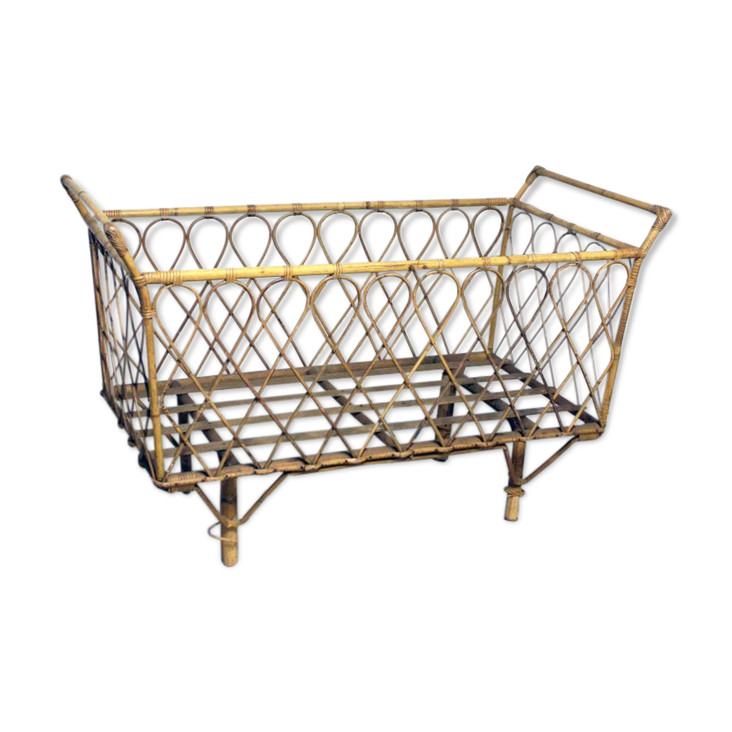 Children's crib bed in vintage 70s rattan