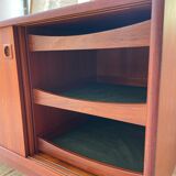 Teak row Johannes Andersen Samcom