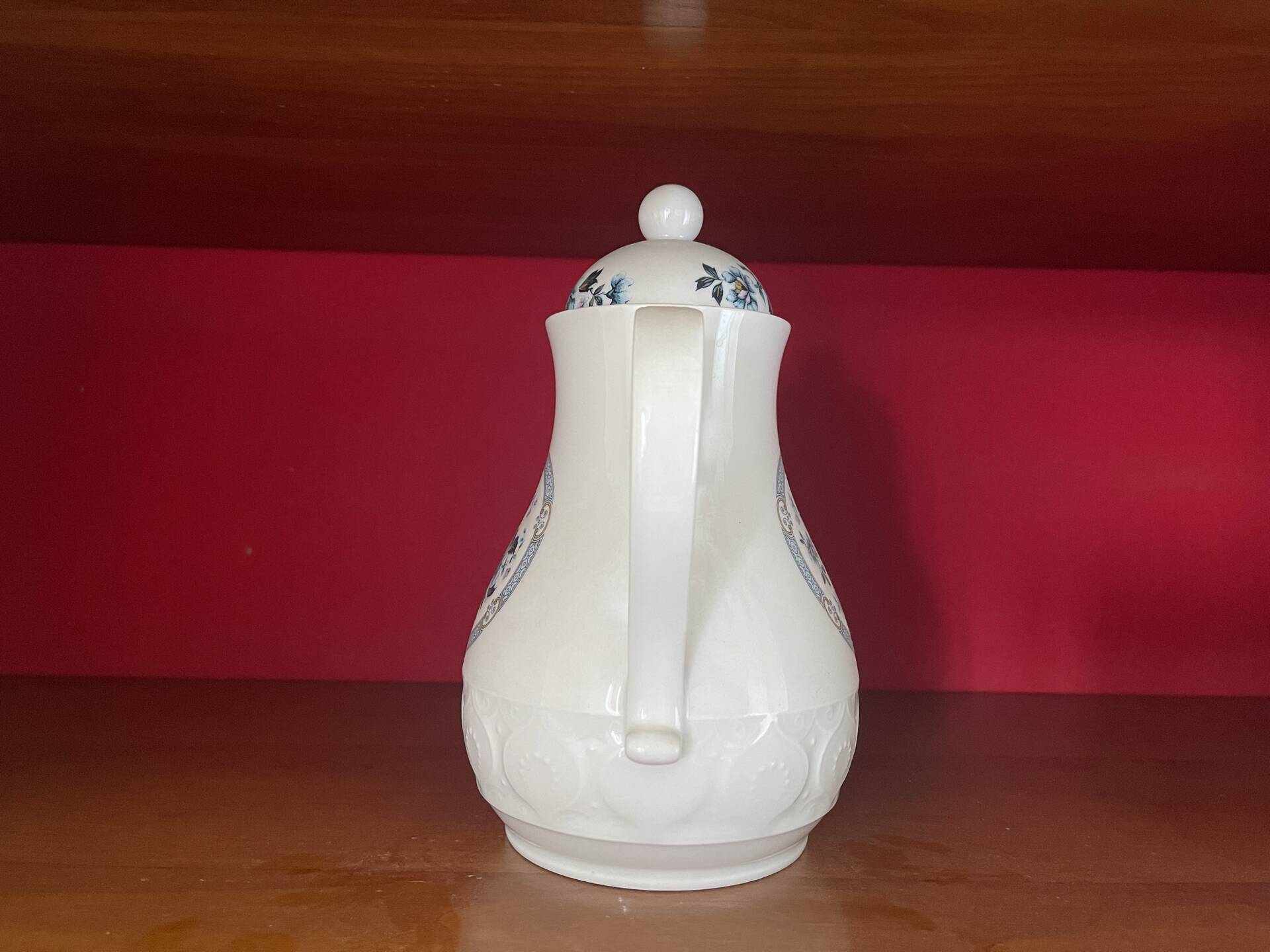 Théière en porcelaine Monique Robert édition limitée