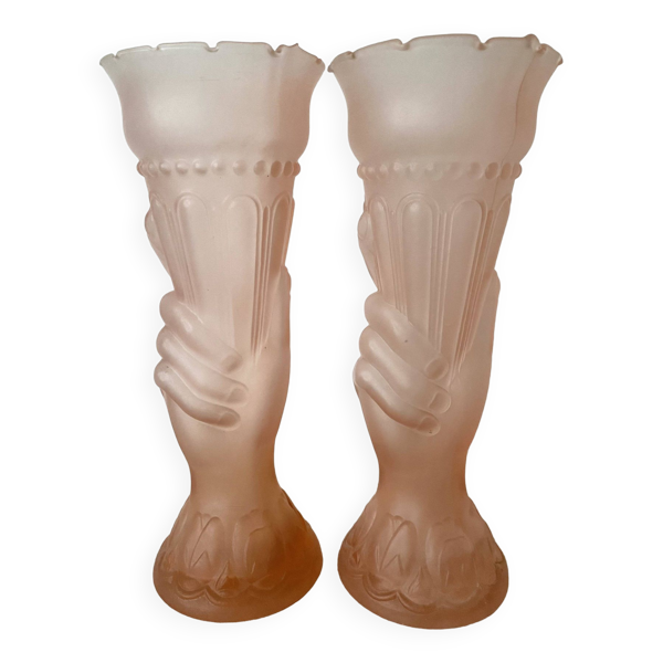 Paire de vases flambeau en verre dépoli rose , main , art déco