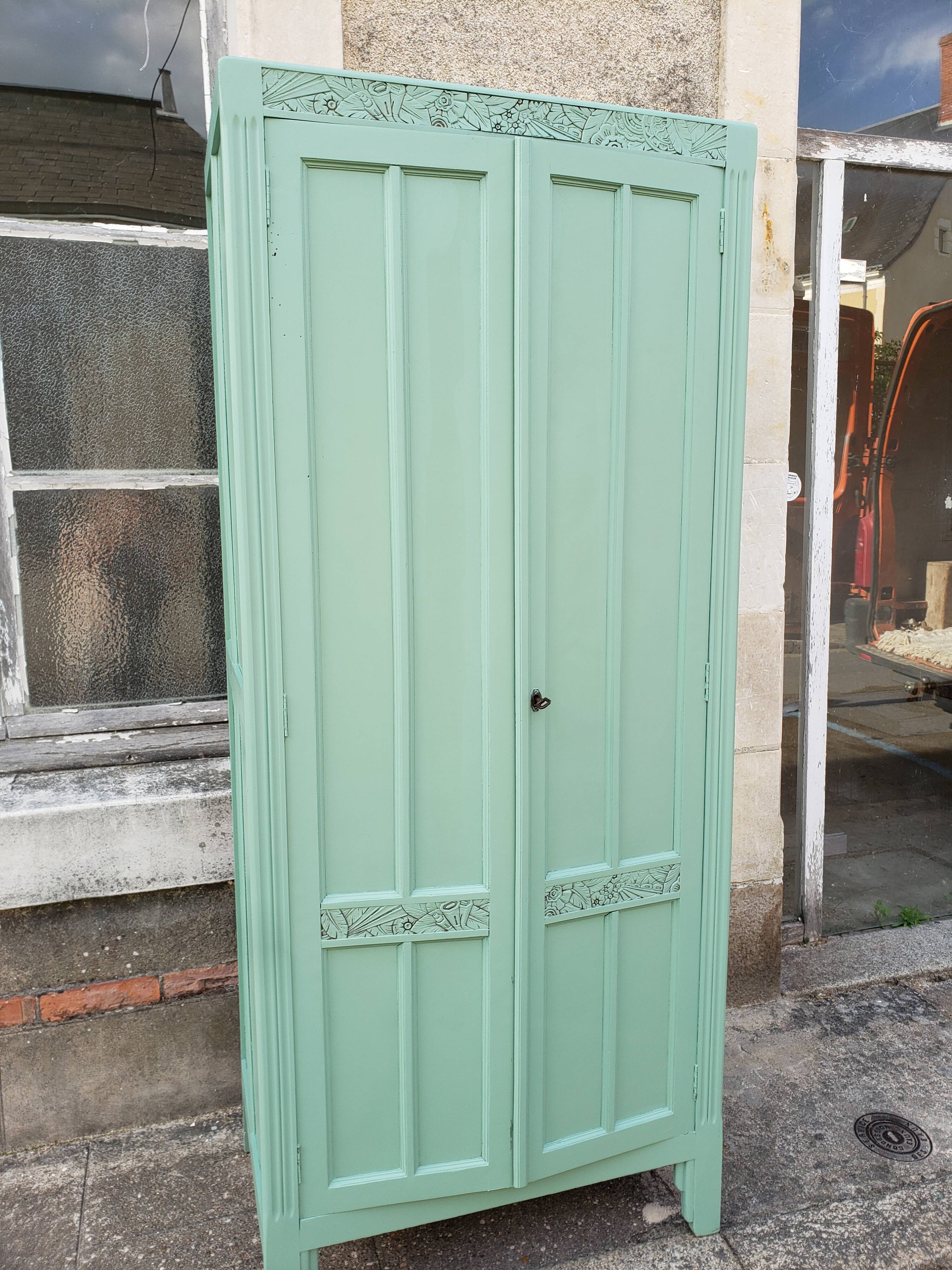Parisian cabinet green deco art