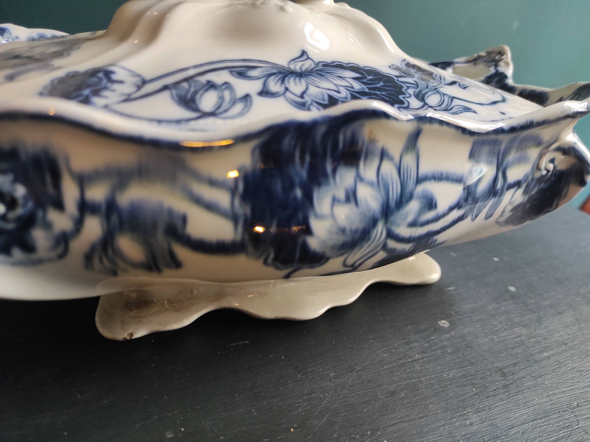 Set of 2 soup tureens, 19th century, Williams & Co. Crown china, Lily patte