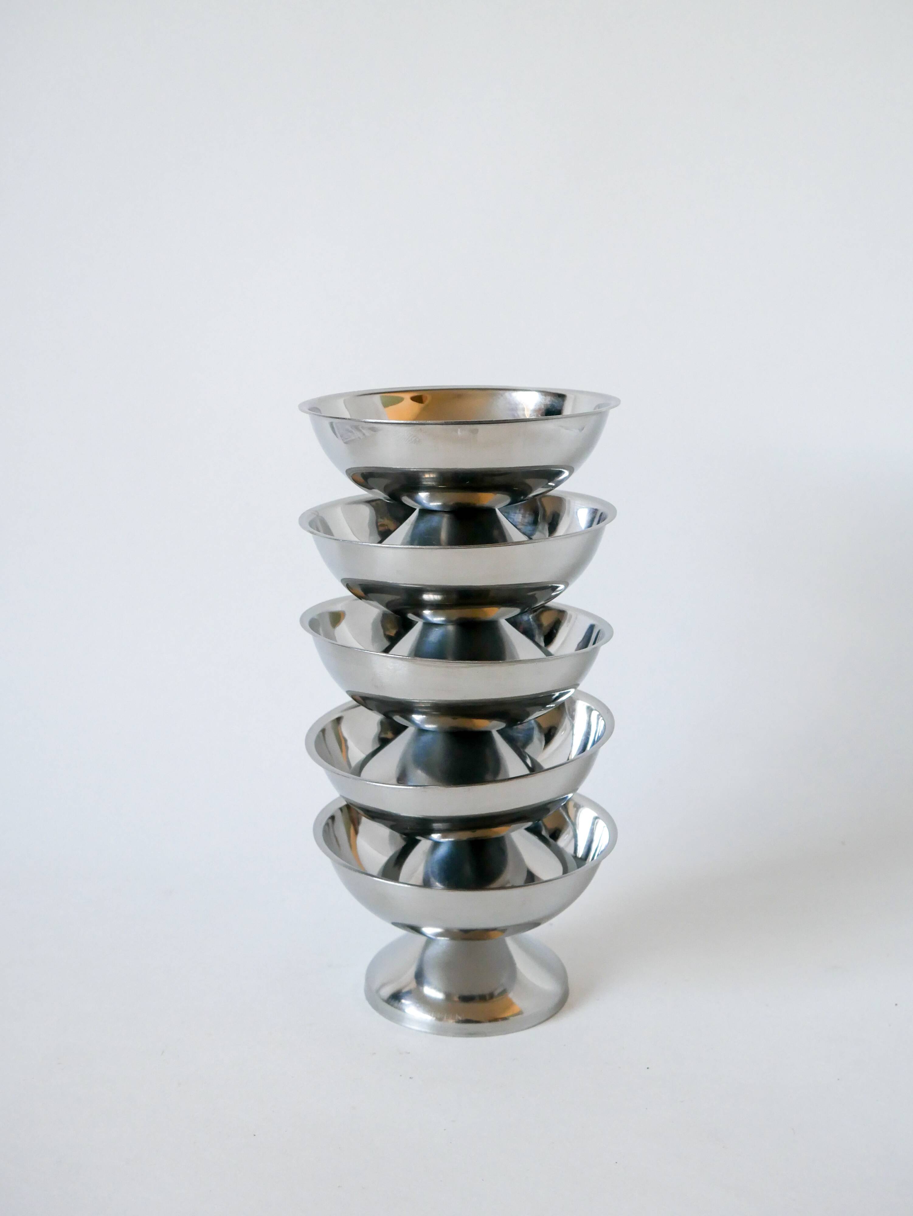 Set of 5 stainless steel bowls 1970 10 x 5 cm
