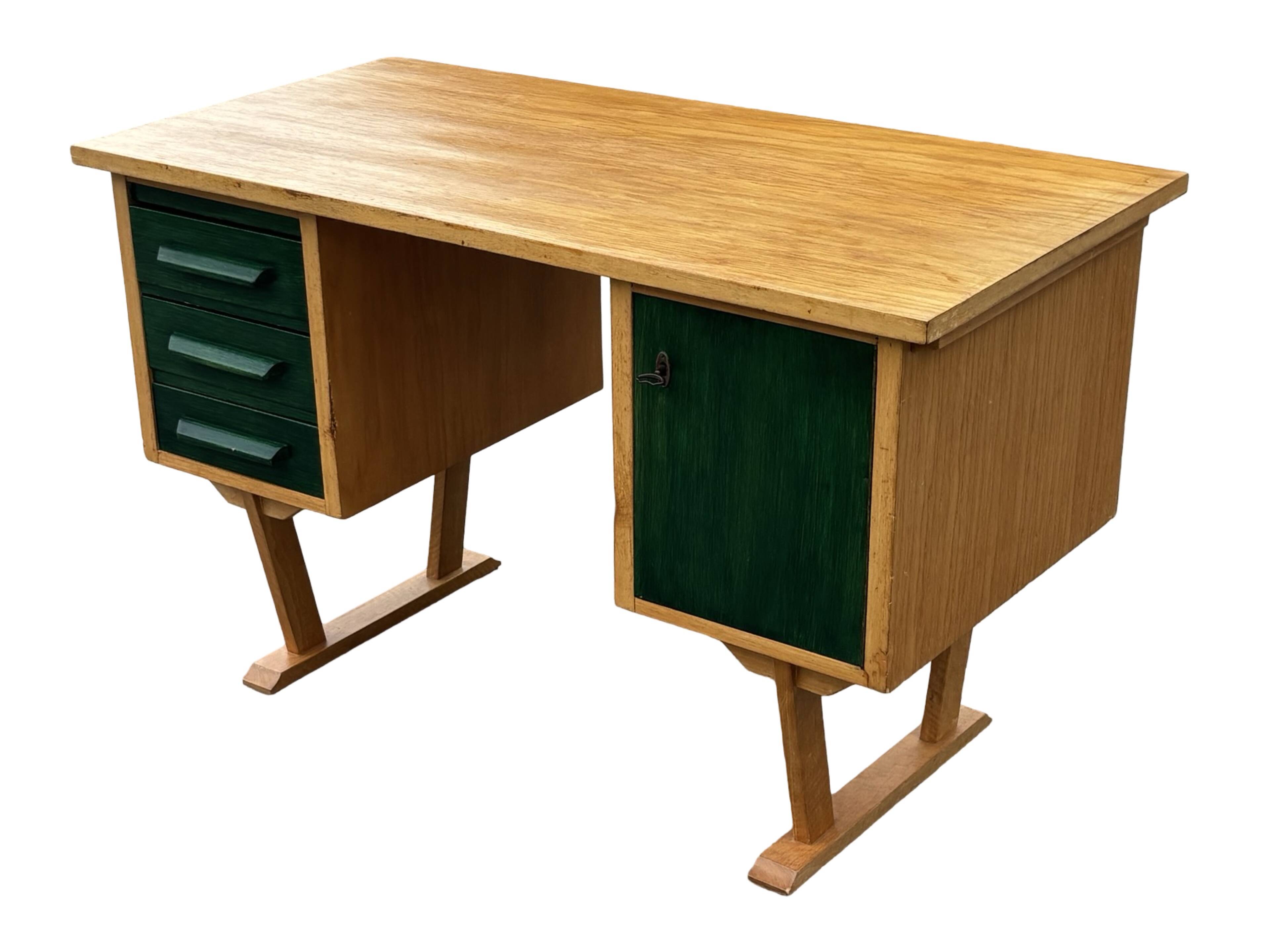 Bureau vintage des années 1960, design de bureau compact