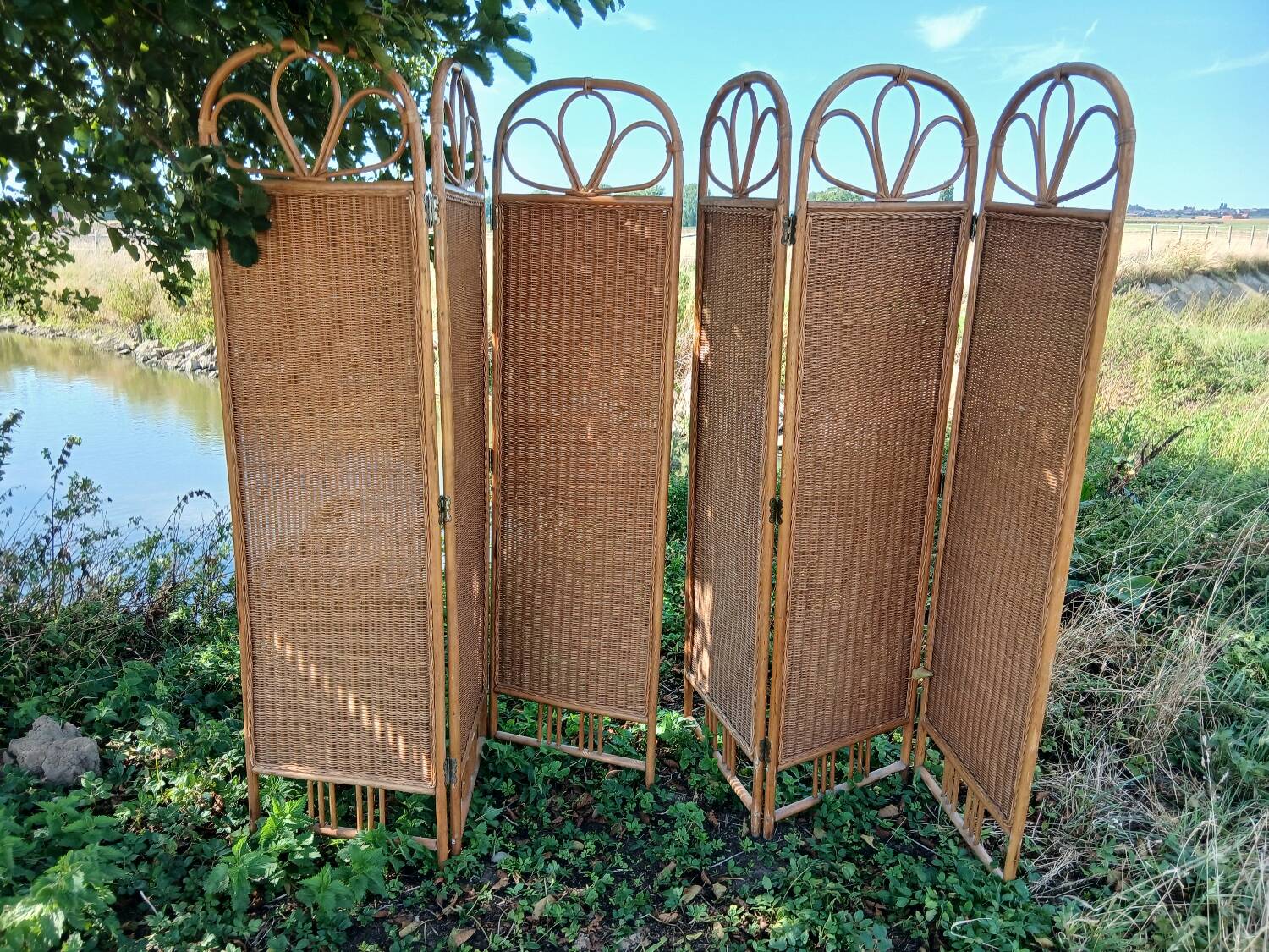 Antique screen
