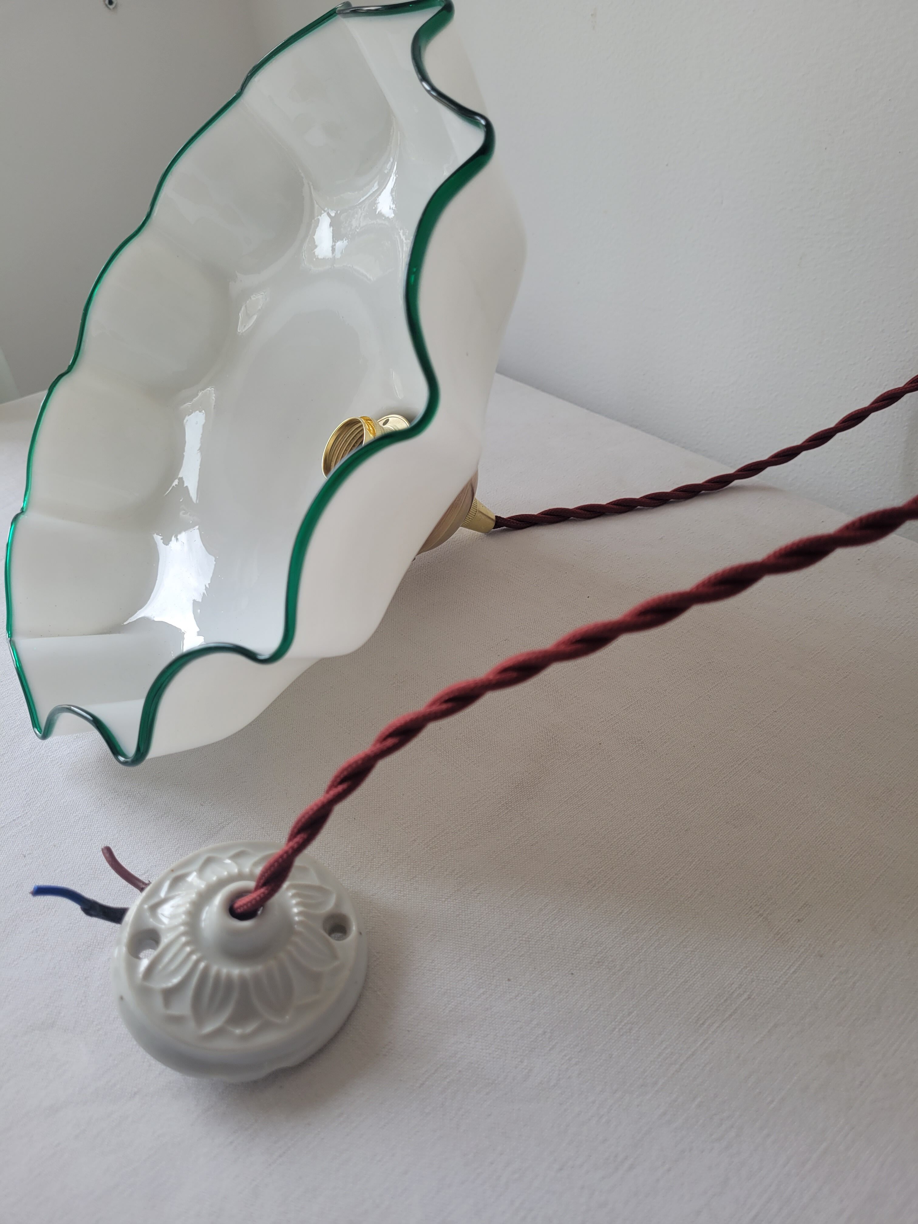 White opaline suspension