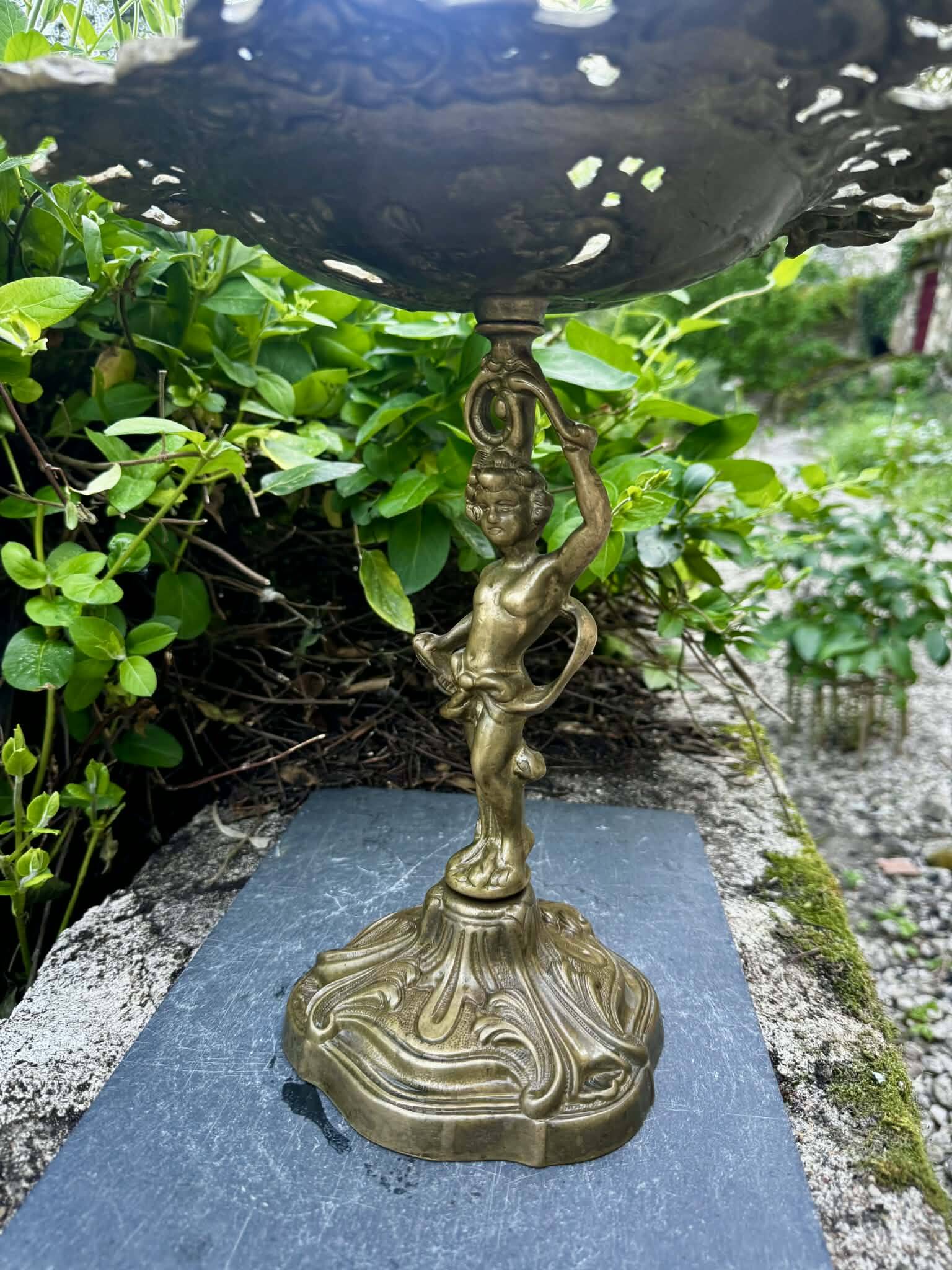 Large bronze fruit bowl from the 19th century.