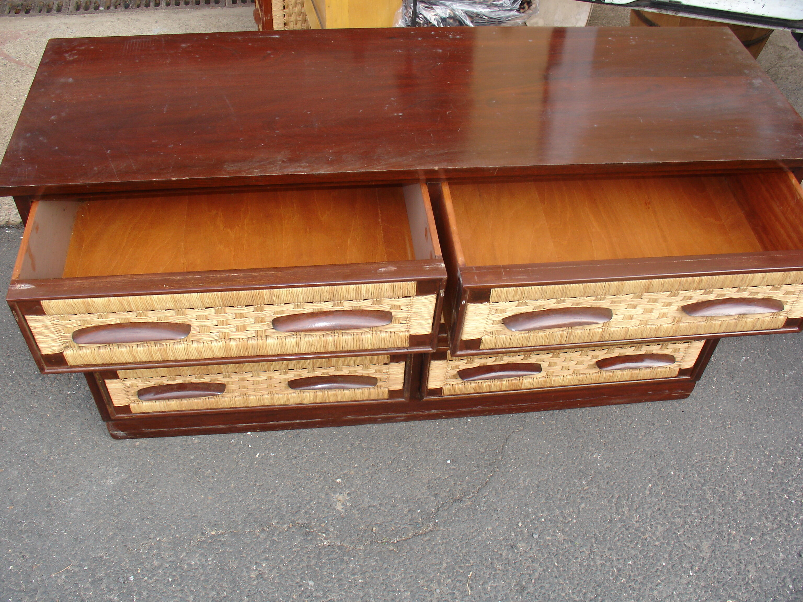 Six-drawer mahogany and straw chest of drawers, circa 1950, made in Mexico