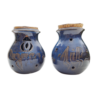 Set de 2 pots à ail et oignons en grès émaillé années 1980