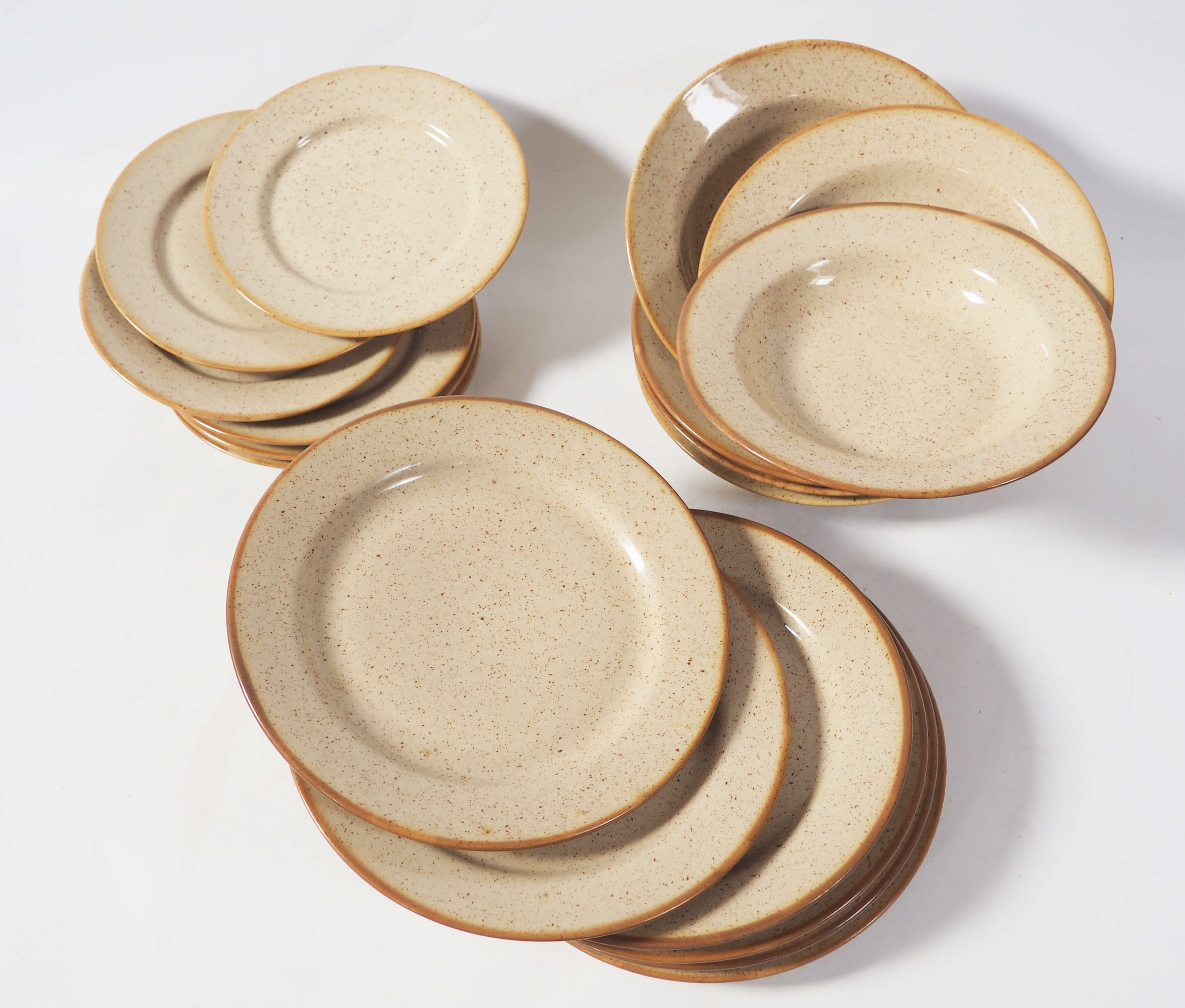 serving 18 plates sandstone