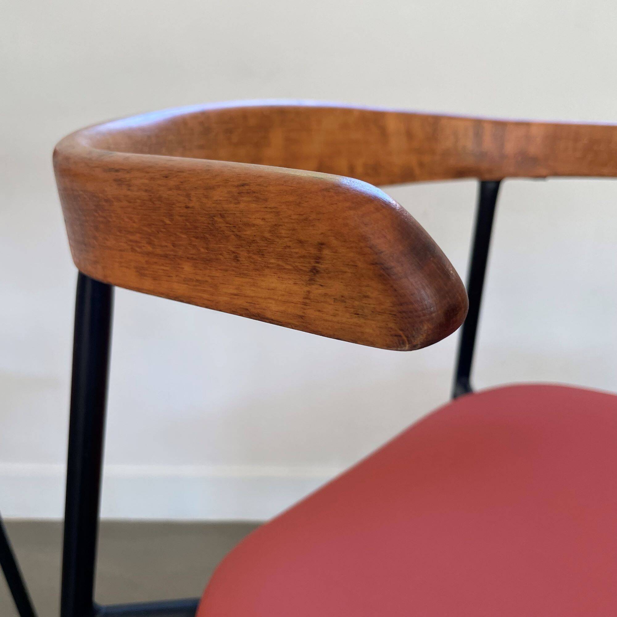 Rare ensemble de 4 chaises C 20, design Terence Conran, années 1960.