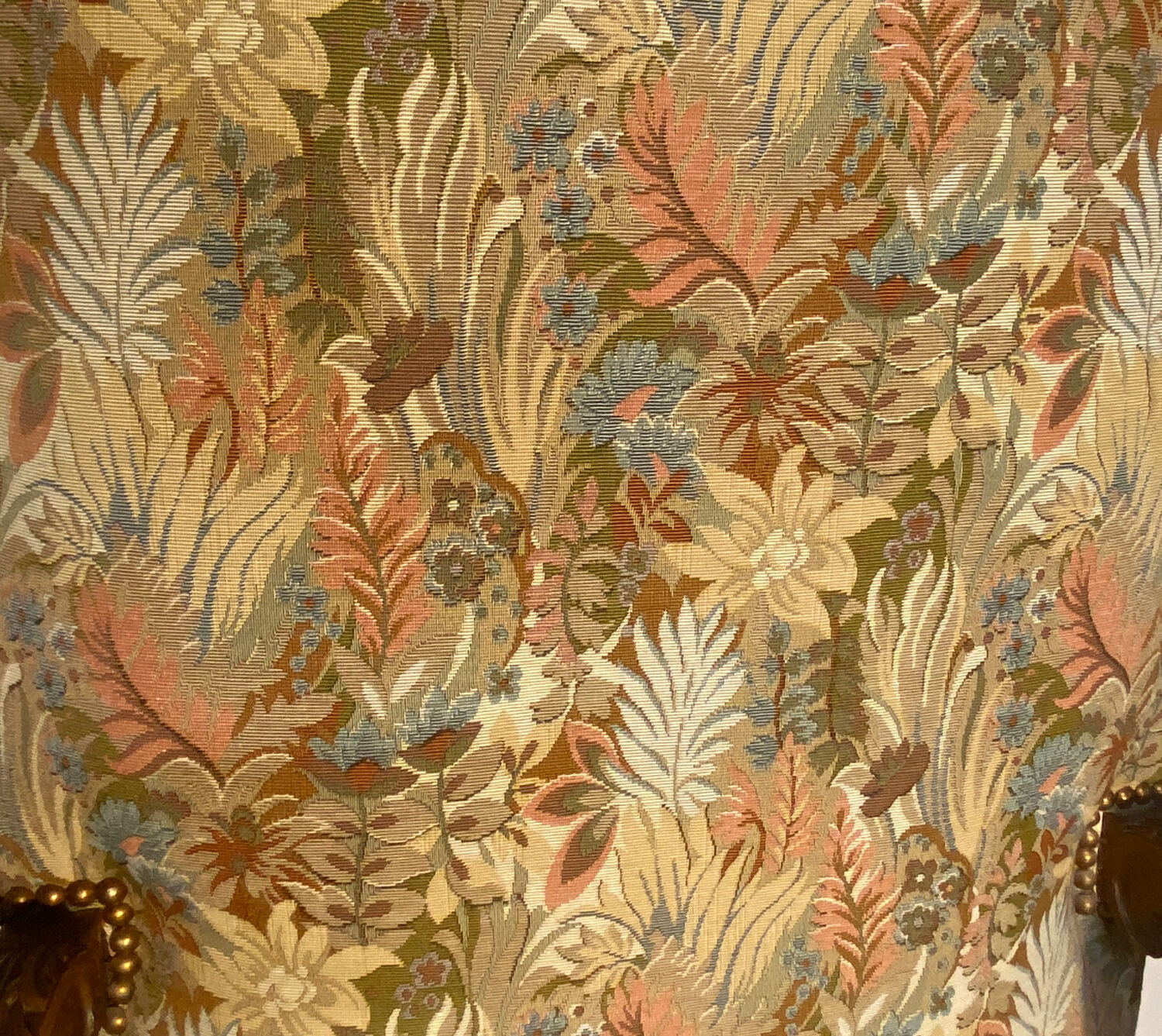 Fauteuil en noyer de style Louis XIII