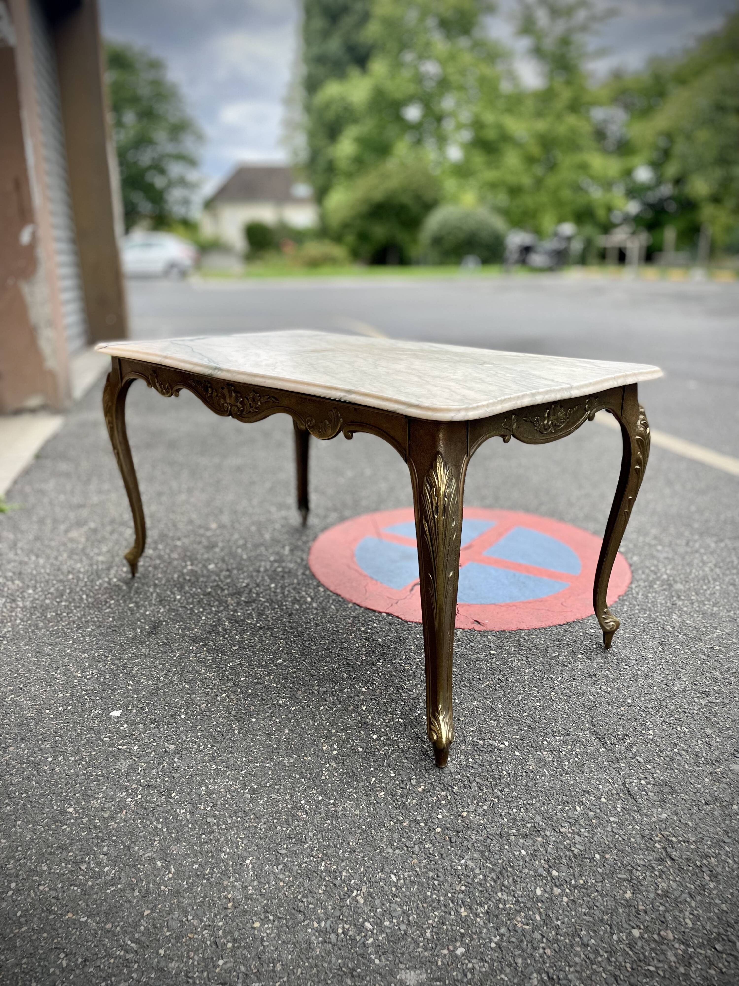 Louis XV style solid marble coffee table - Vintage Rococo