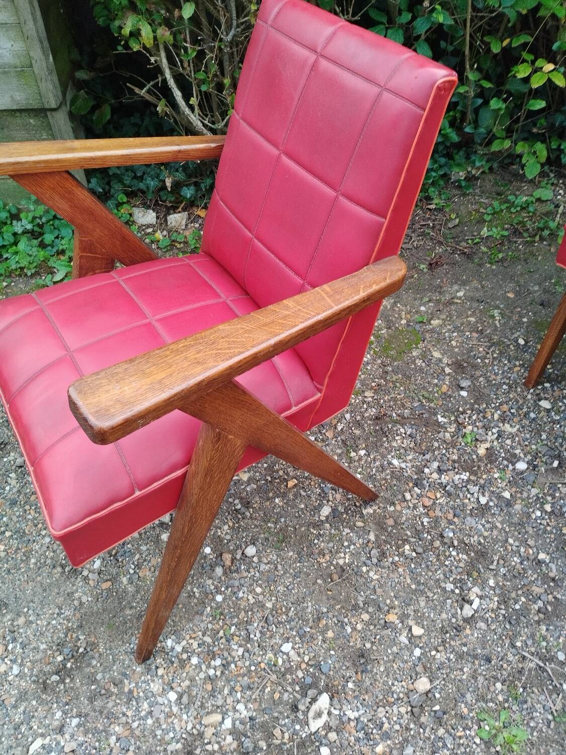 Paire de fauteuils anciens pieds compas