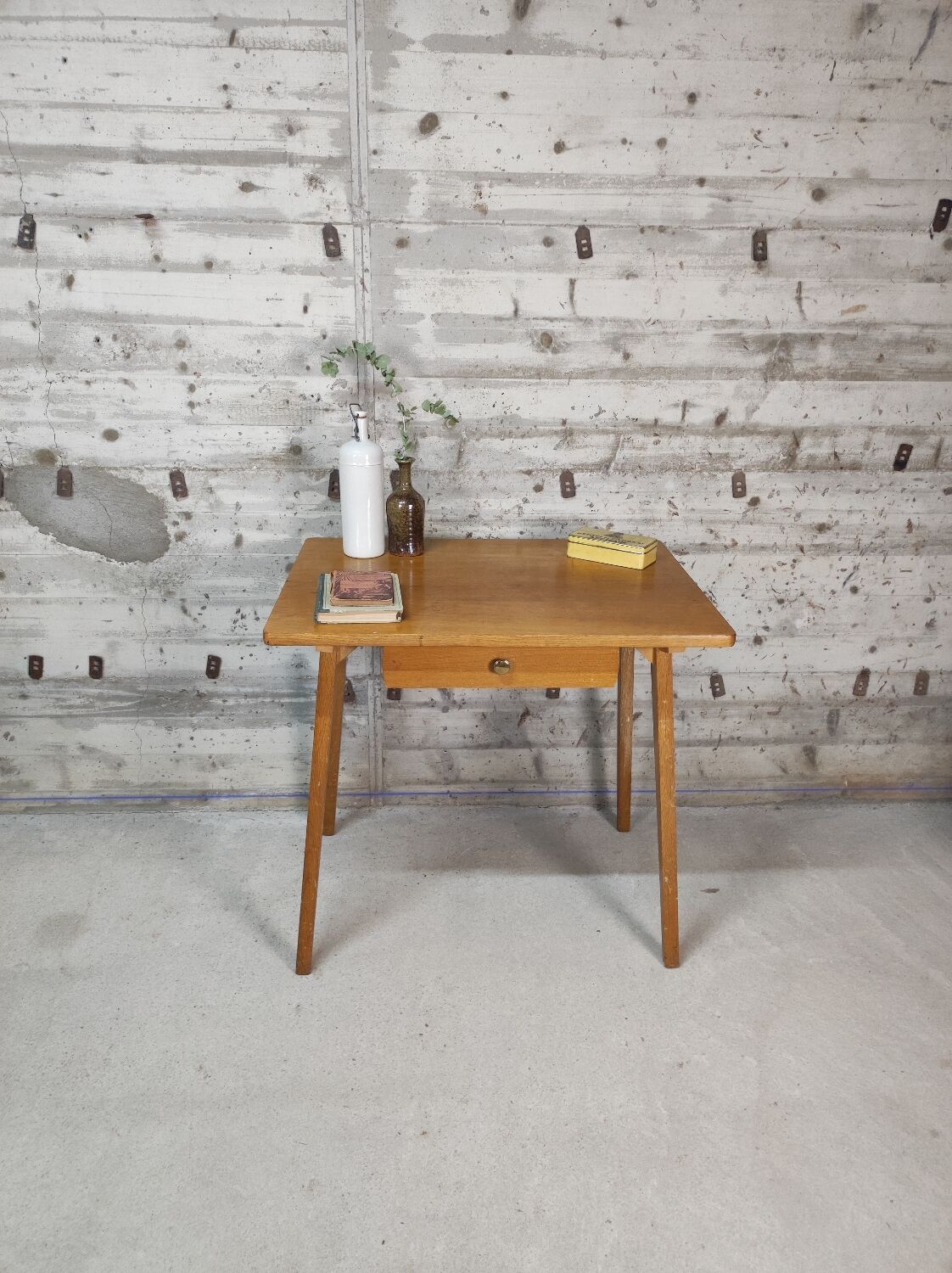 Bureau pieds compas