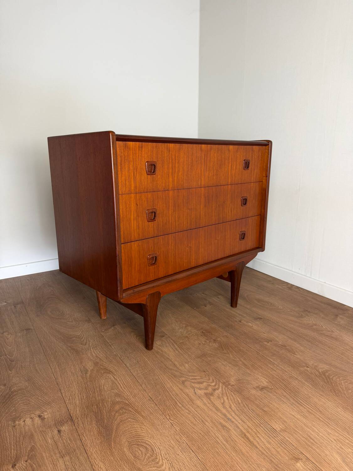 Vintage teak dressing table / chest of drawers – Scandinavian design, 1960s