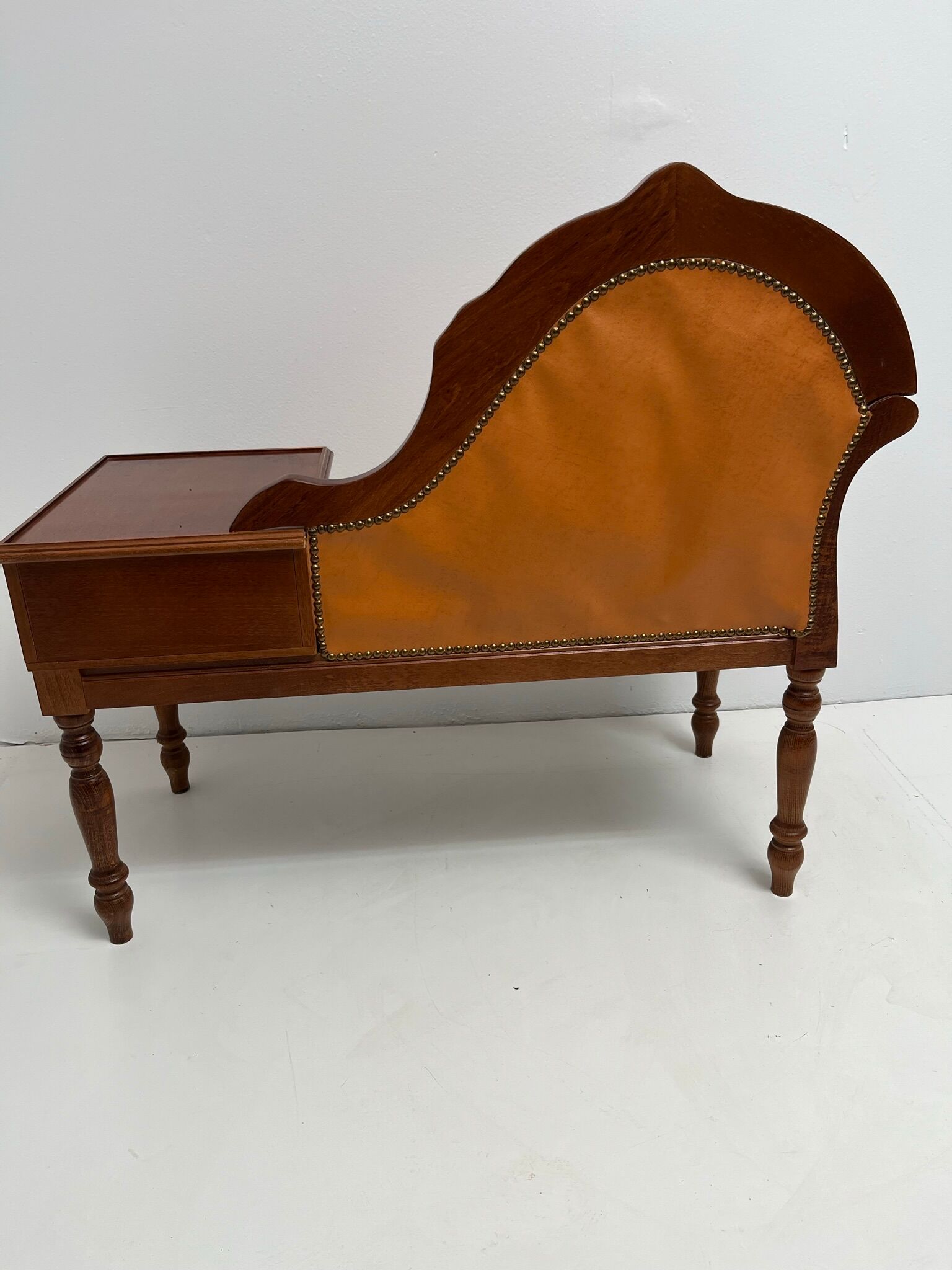 Telephone cabinet 50s