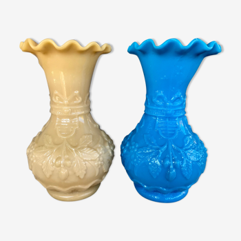 Paire de vases opaline de foire début XX