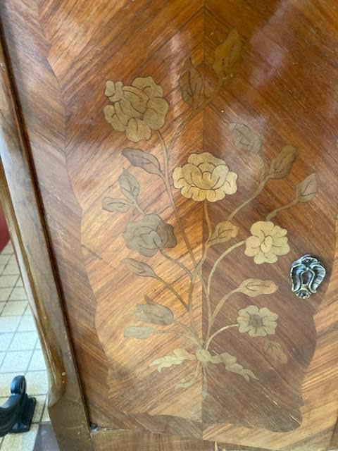 Small entrance cabinet