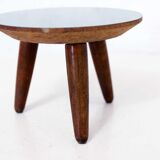 Pedestal carries tripod plant