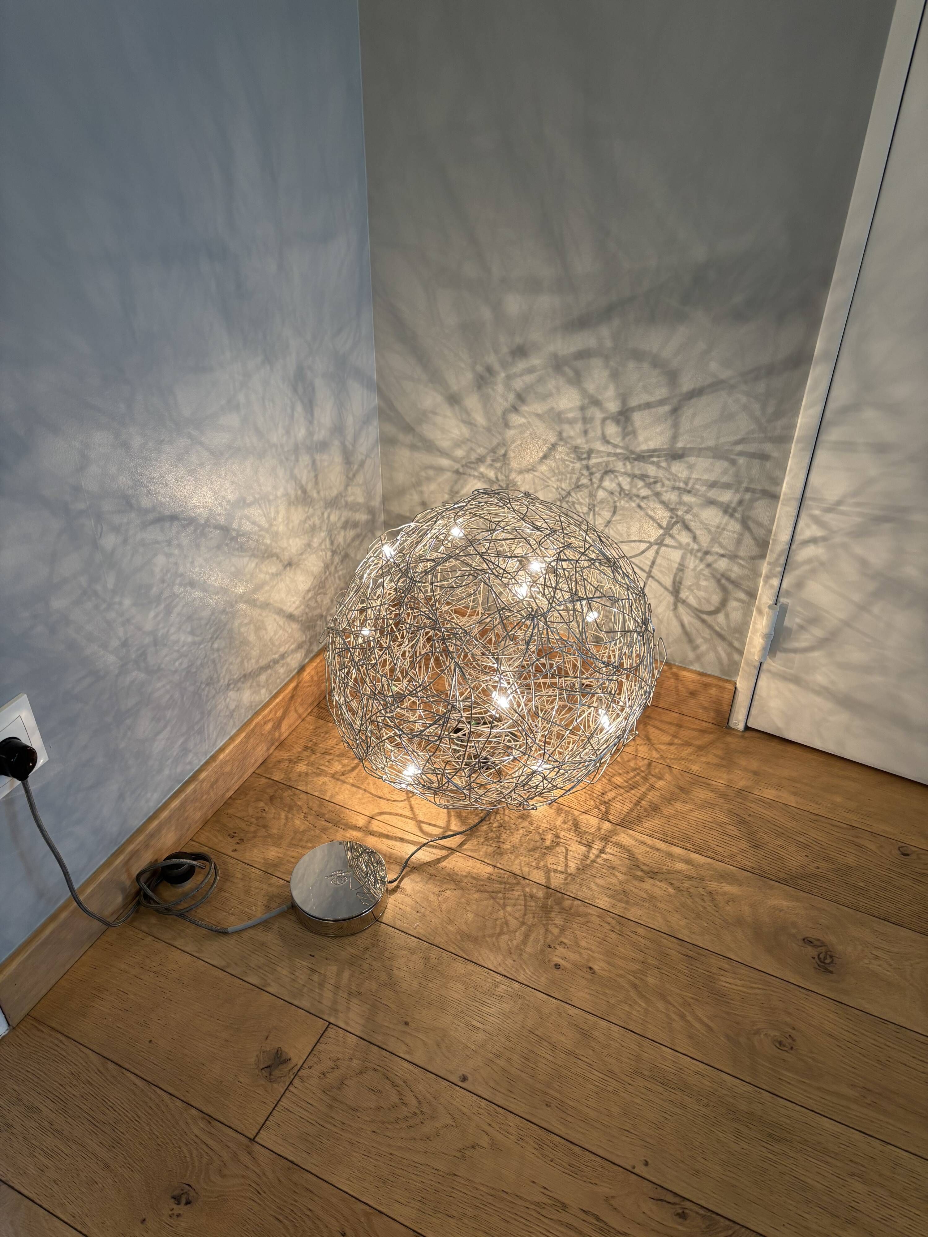 Wire Lamp Terra by Catellani & Smith in silver, diameter 50.