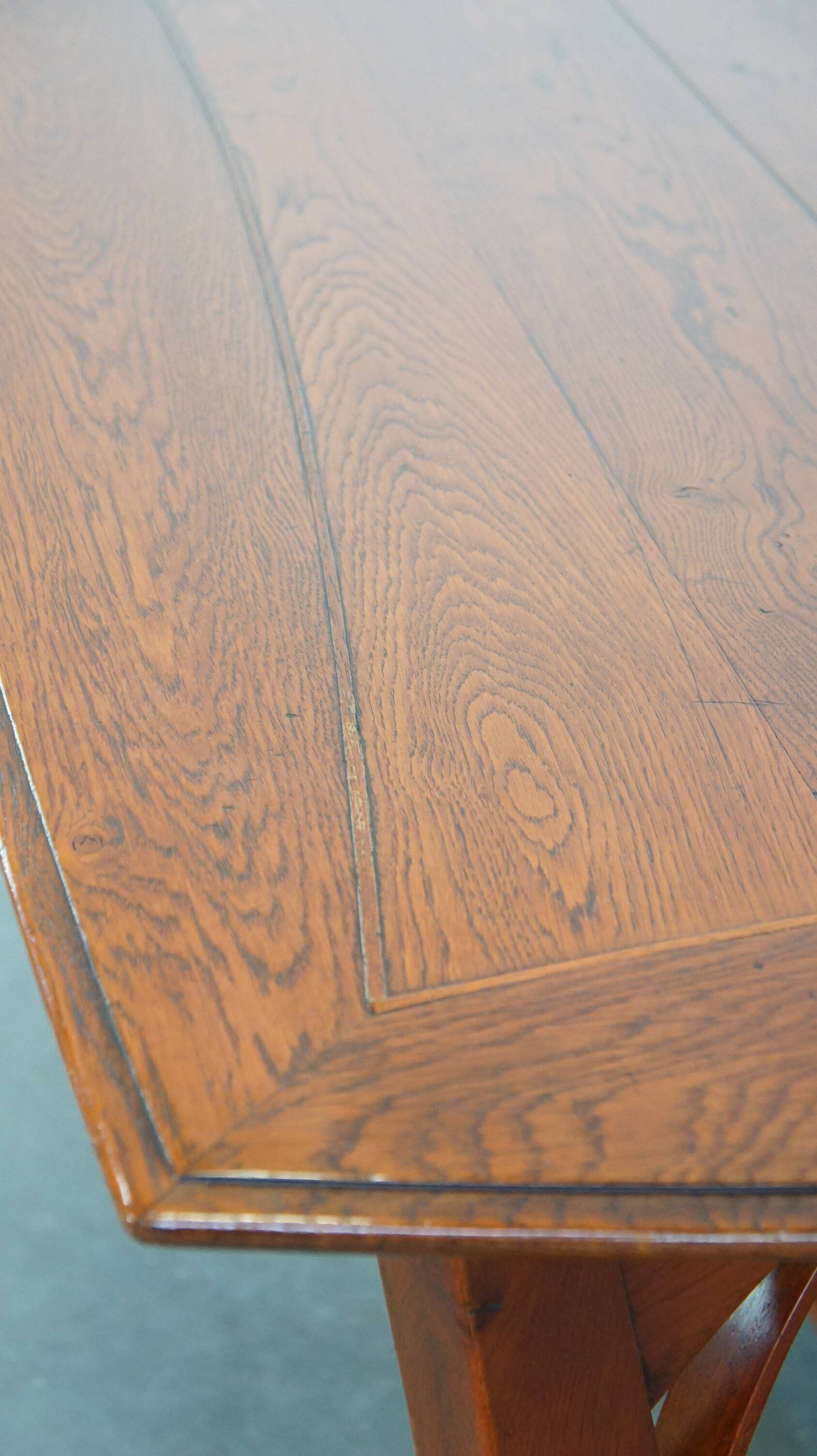 4 to 6-person Art Nouveau design dining table by Schuitema