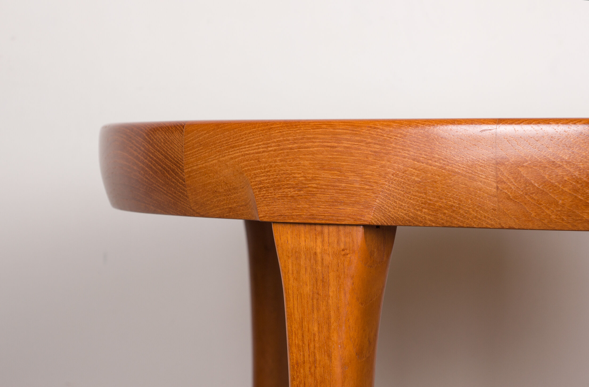 Danish Teak extendable dining table by Ib Kofod-Larsen for Faarup Mobelfabrik 1960