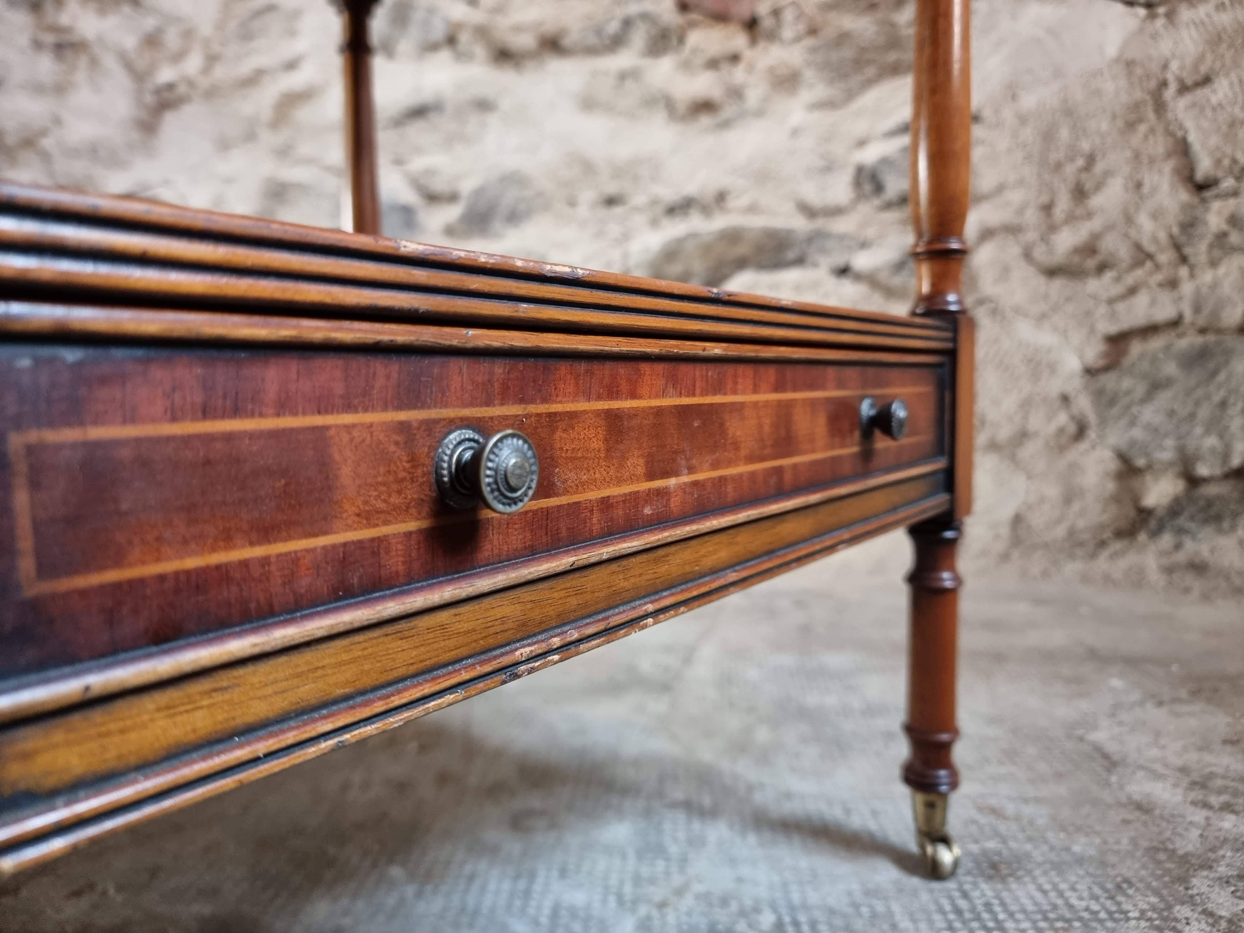 Table d’appoint vintage en acajou – France, années 50/60