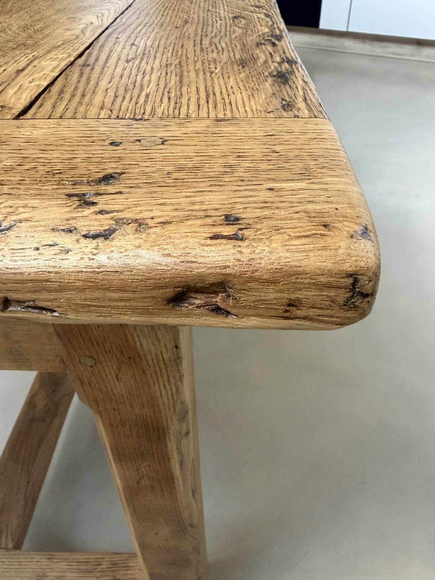 Farm table