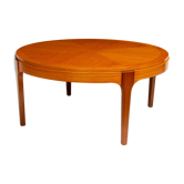 Table du milieu du siècle dans le bouleau de satin