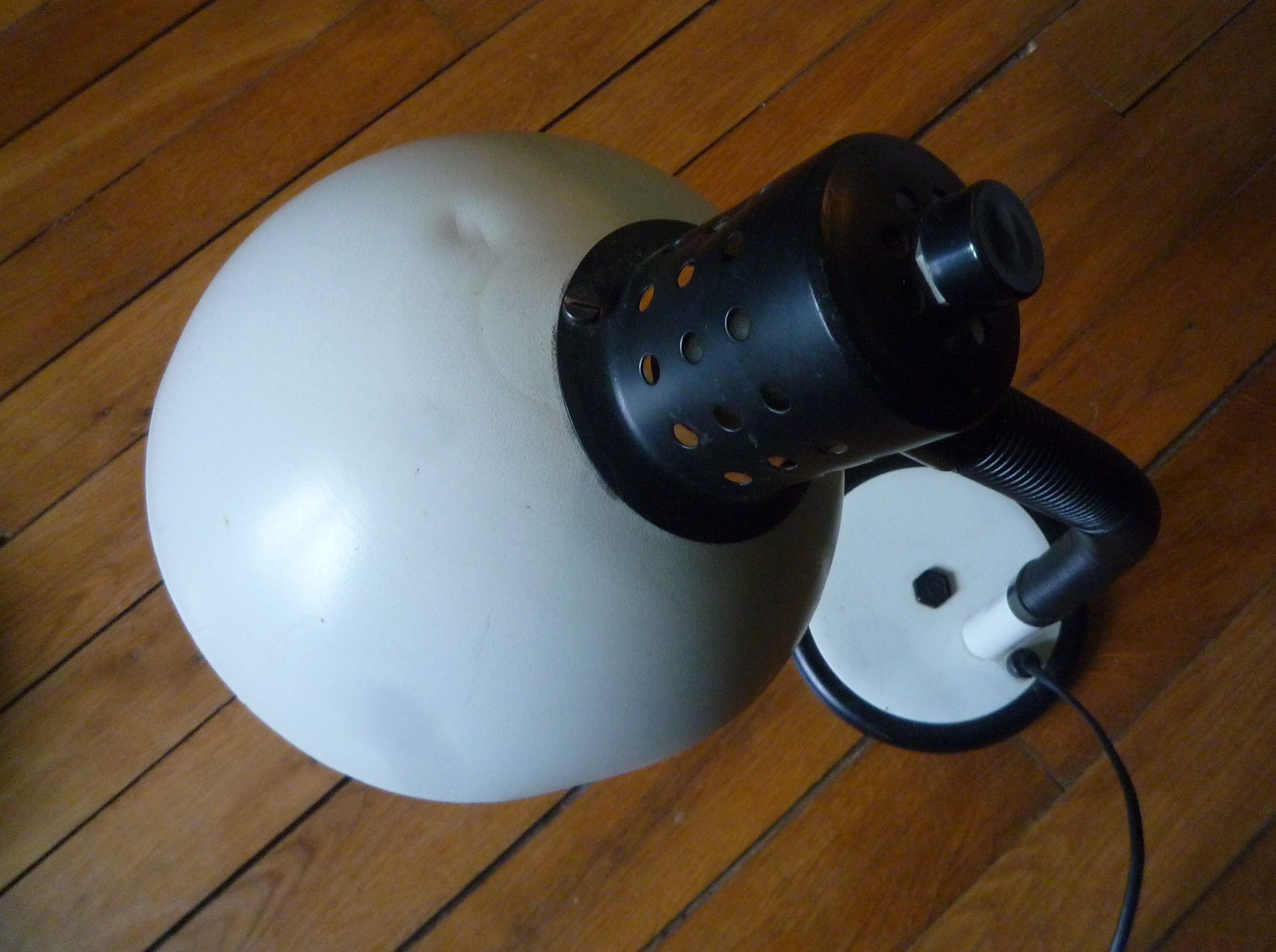 White articulated desk lamp, vintage 1960s