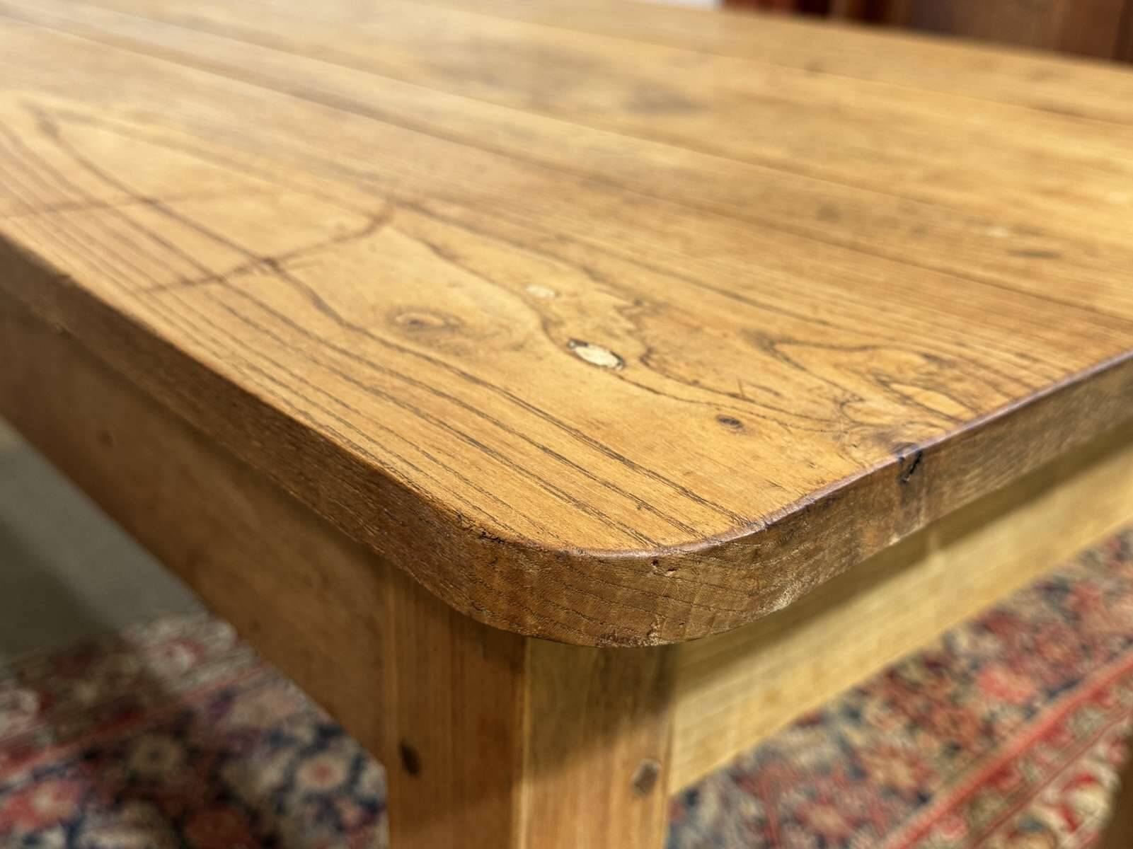 Extendable oak table from the 1930s with Gothic decoration.