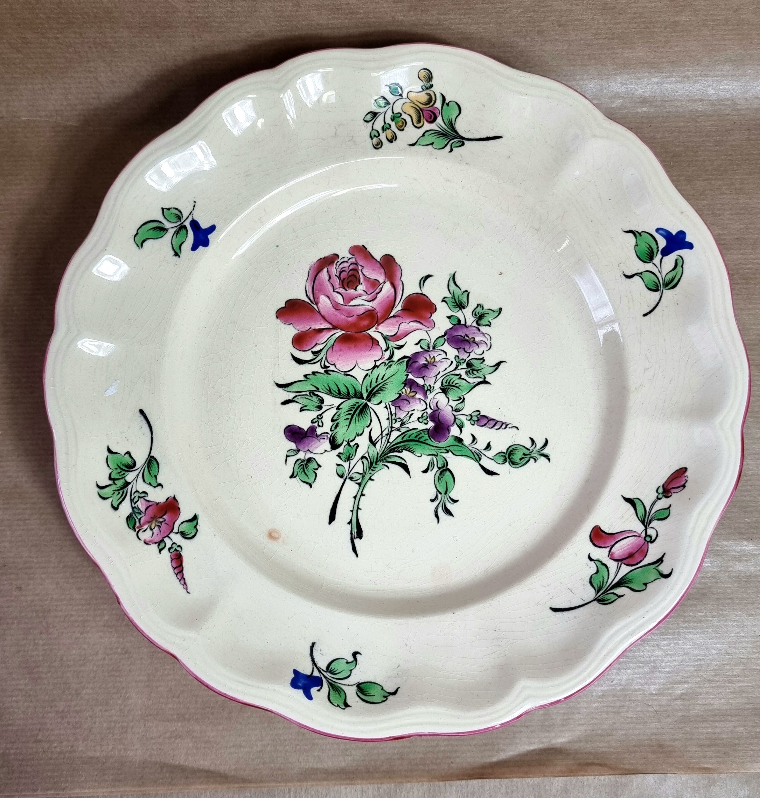Plat à gâteau Lunéville décor à la rose