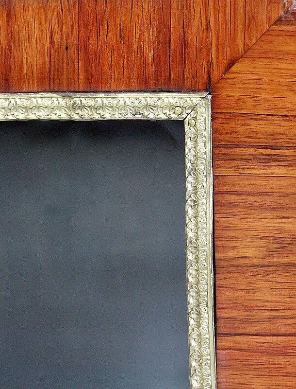 Small display cabinet in blonde mahogany veneer, Louis XVI style – 19th century.