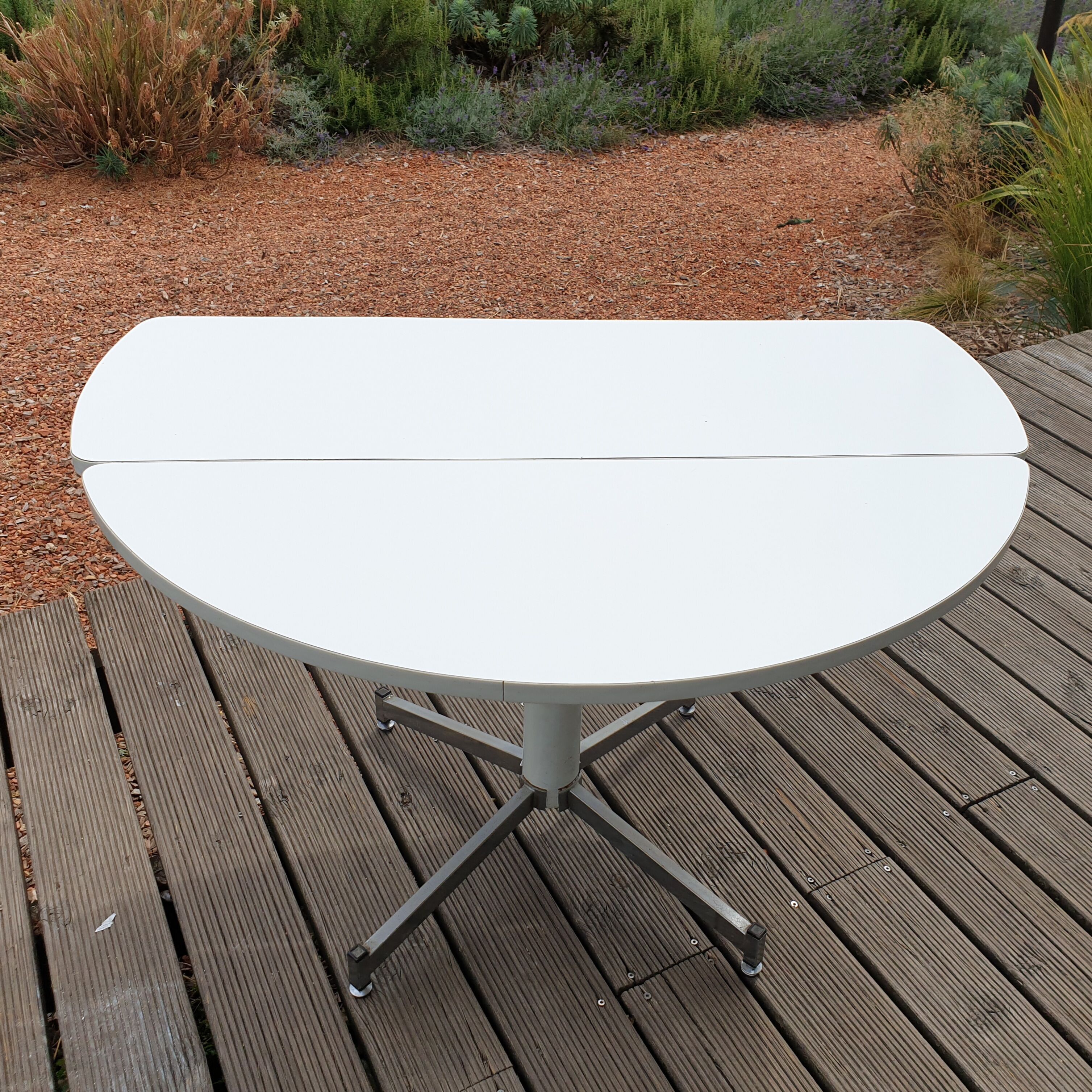 Sogemap formica vintage roundtable