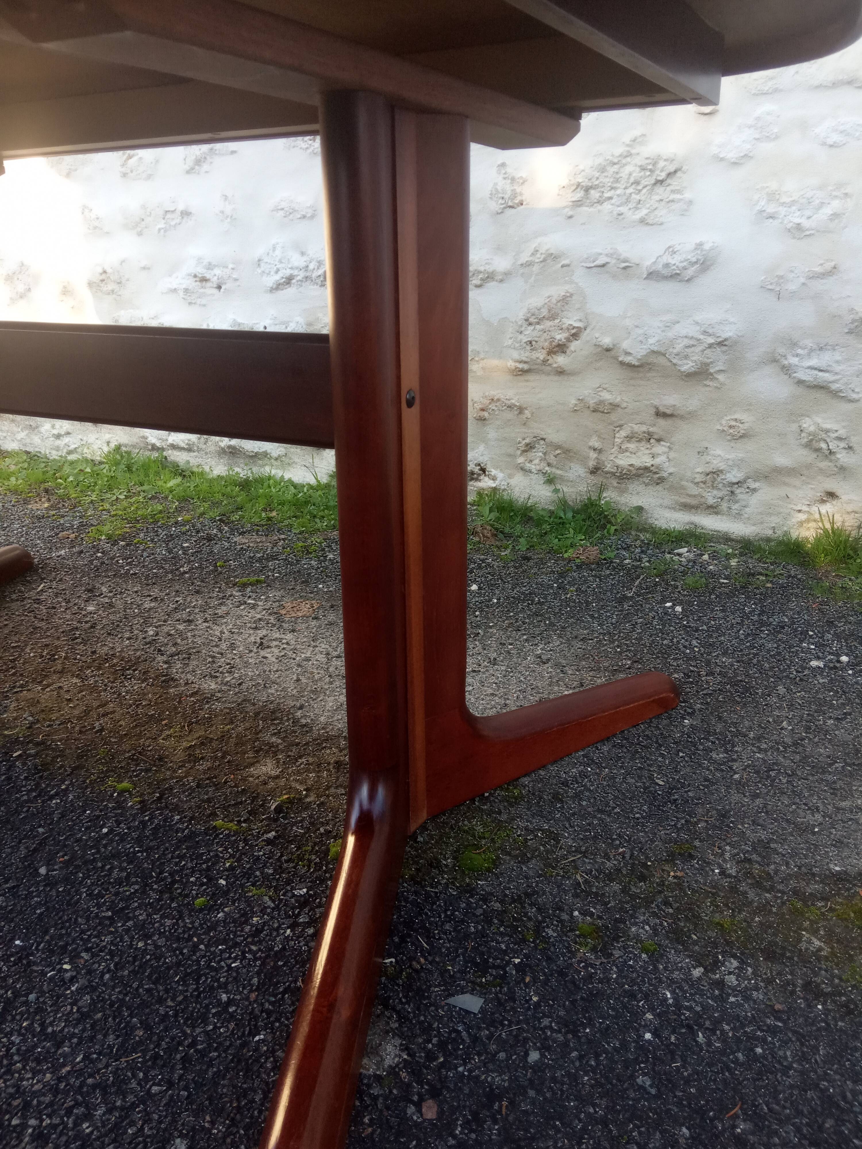 Stretchy vintage table Skovby Denmark 60s