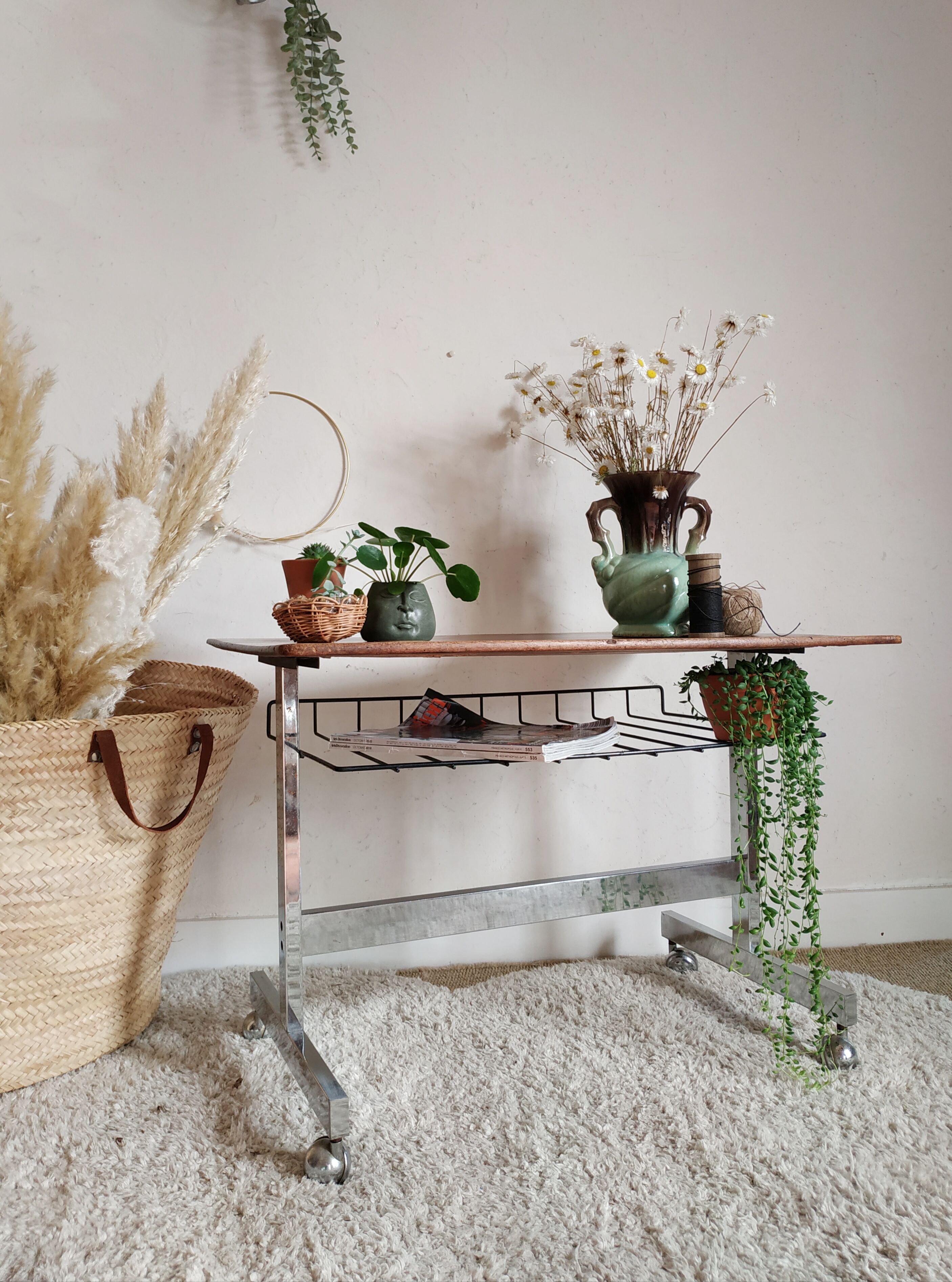 Metal and wood dessert