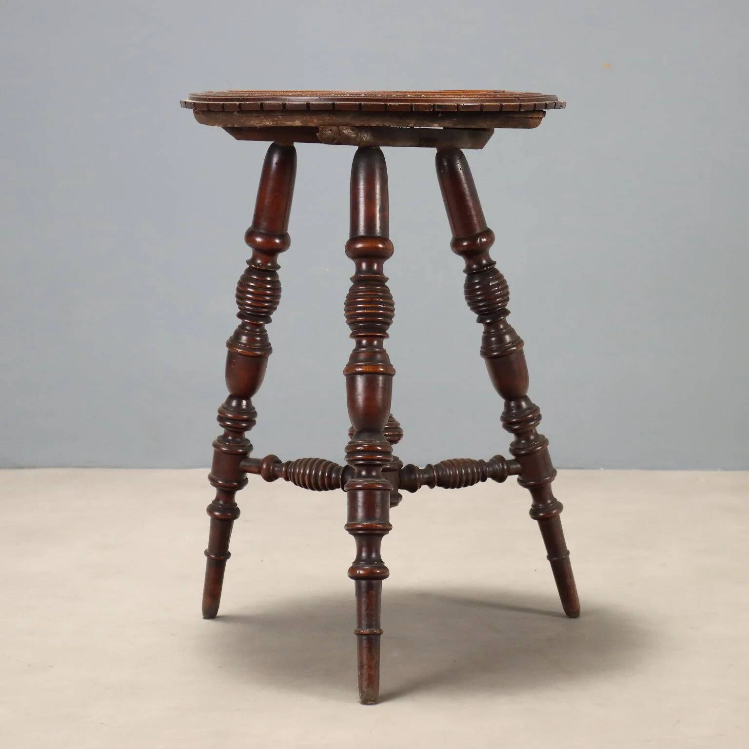 Side table in Swiss pine with a black marble top - Italy 20th century