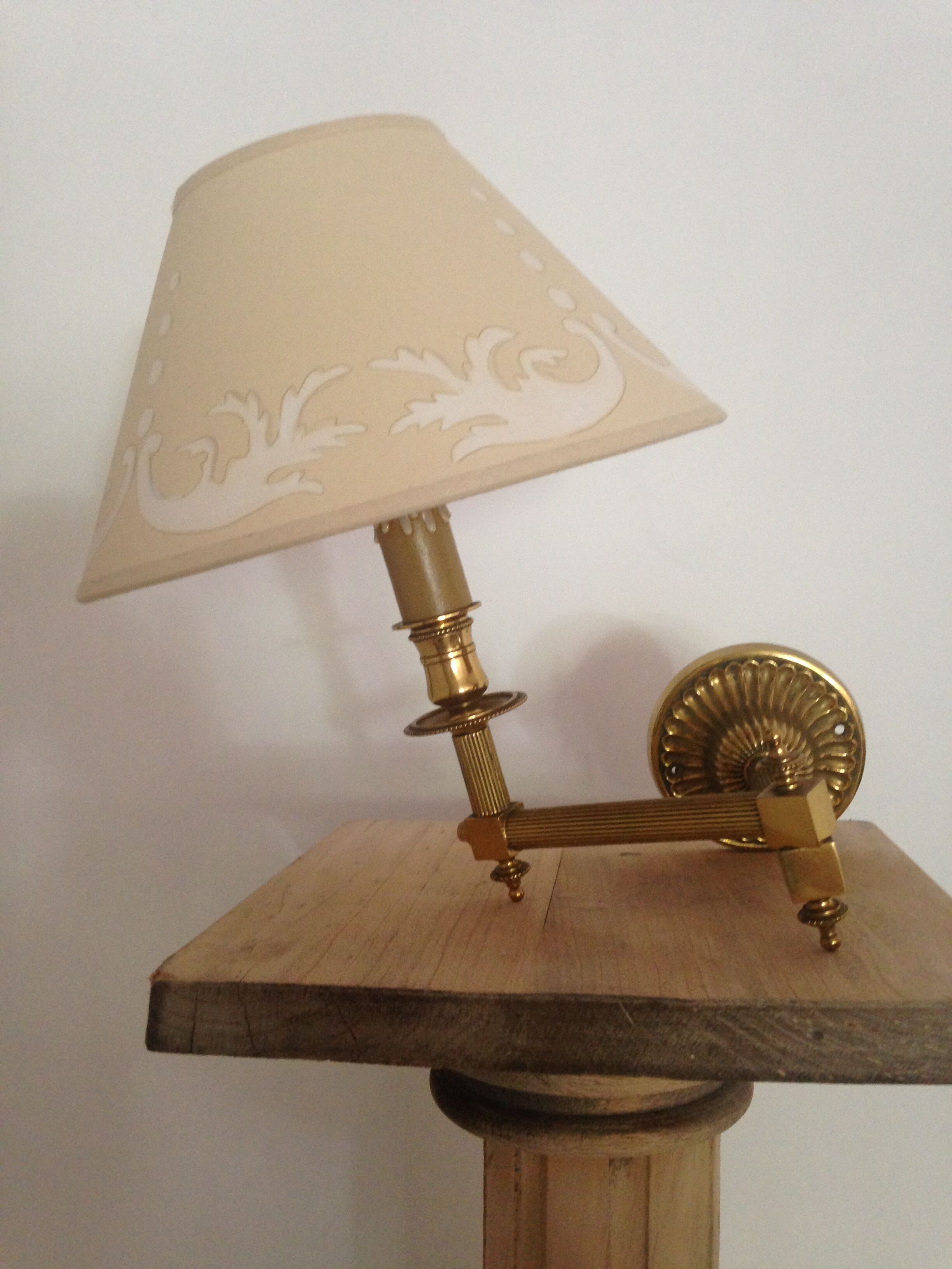Bronze articulated sconce