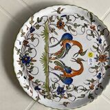 Plat en porcelaine de gien