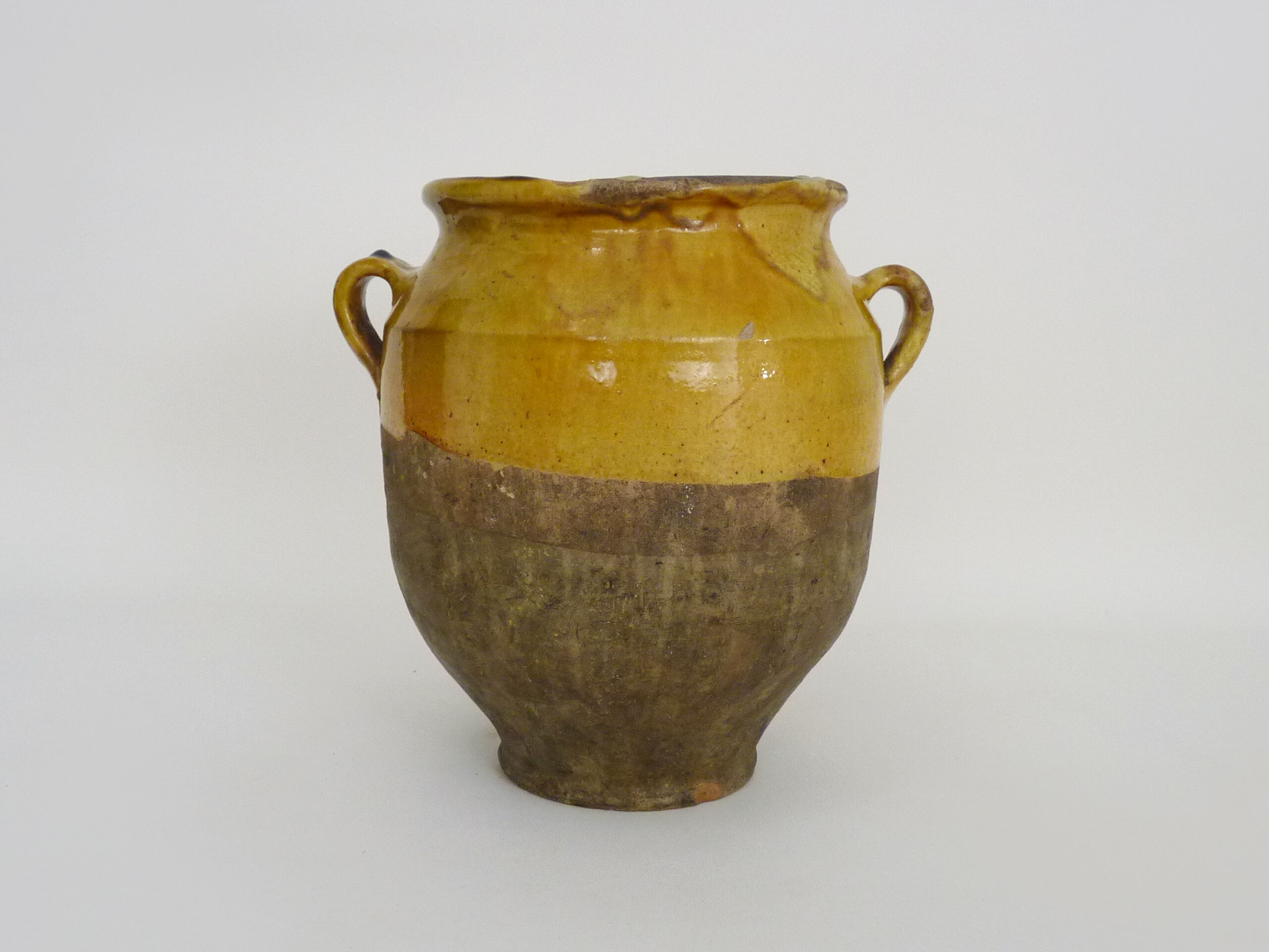 Varnished yellow confit pot, south-west of France. Conservation jar. Pyrenees XIXth