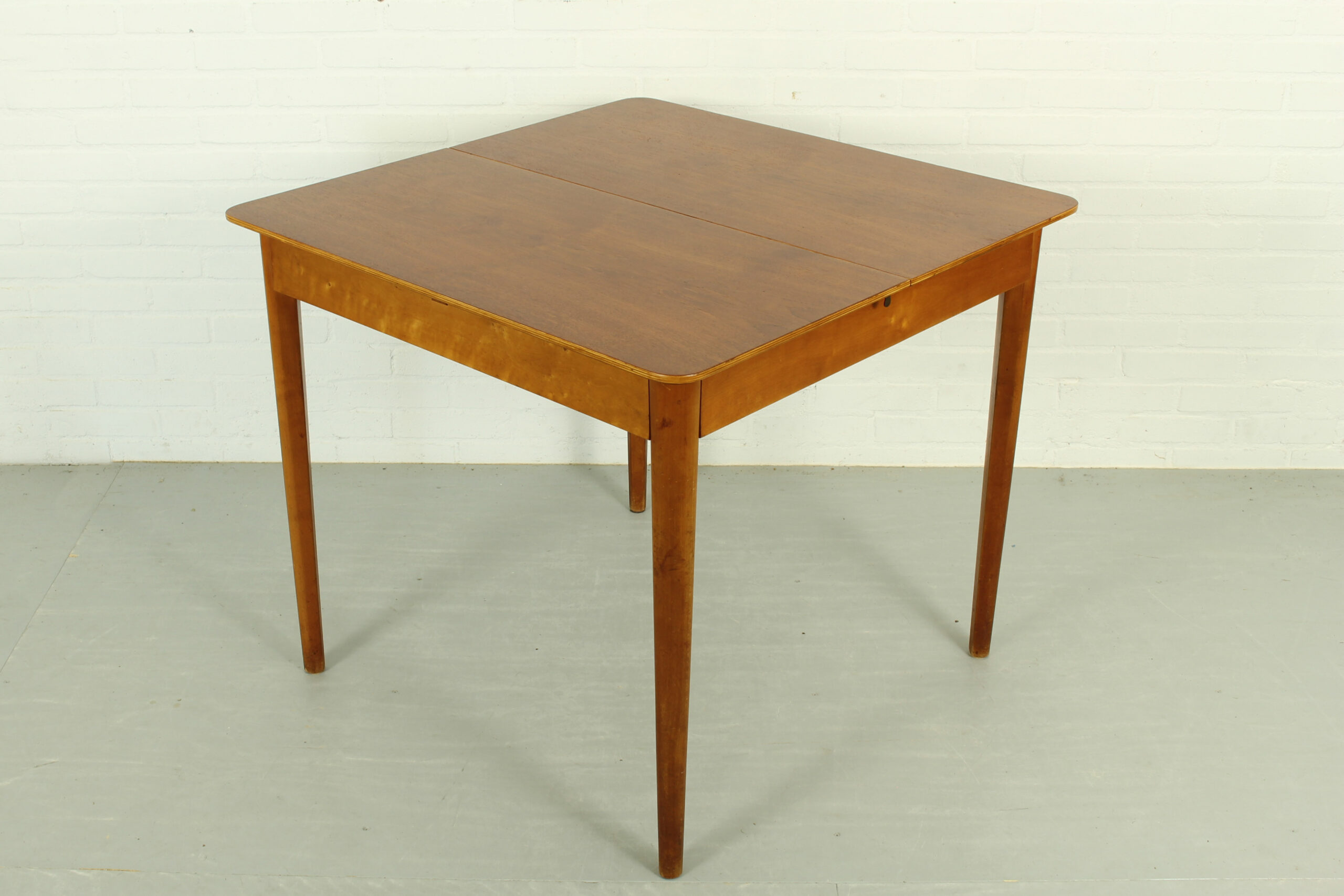 1958 Pastoe drop-leaf table – Dutch design classic