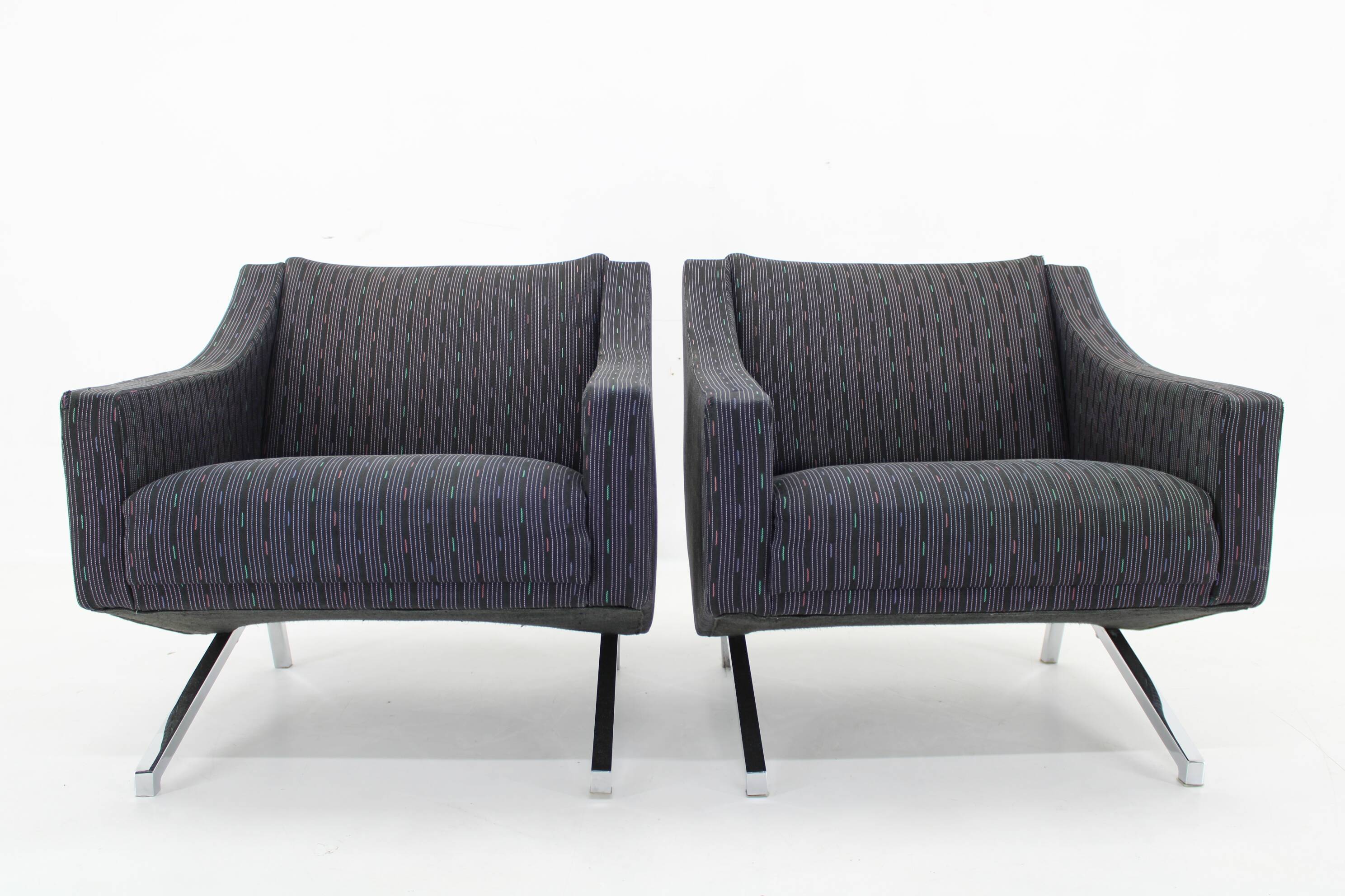 1970s Pair of Italian Design Armchairs