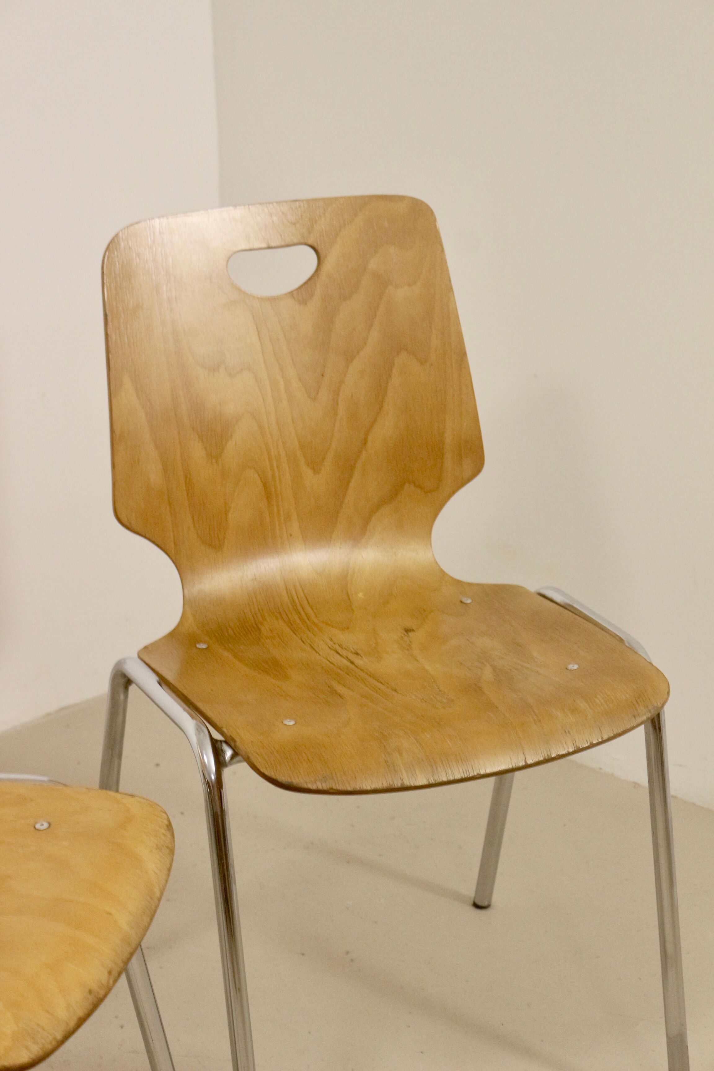Pair of stackable chairs in Plywood plywood. Ref Leo.