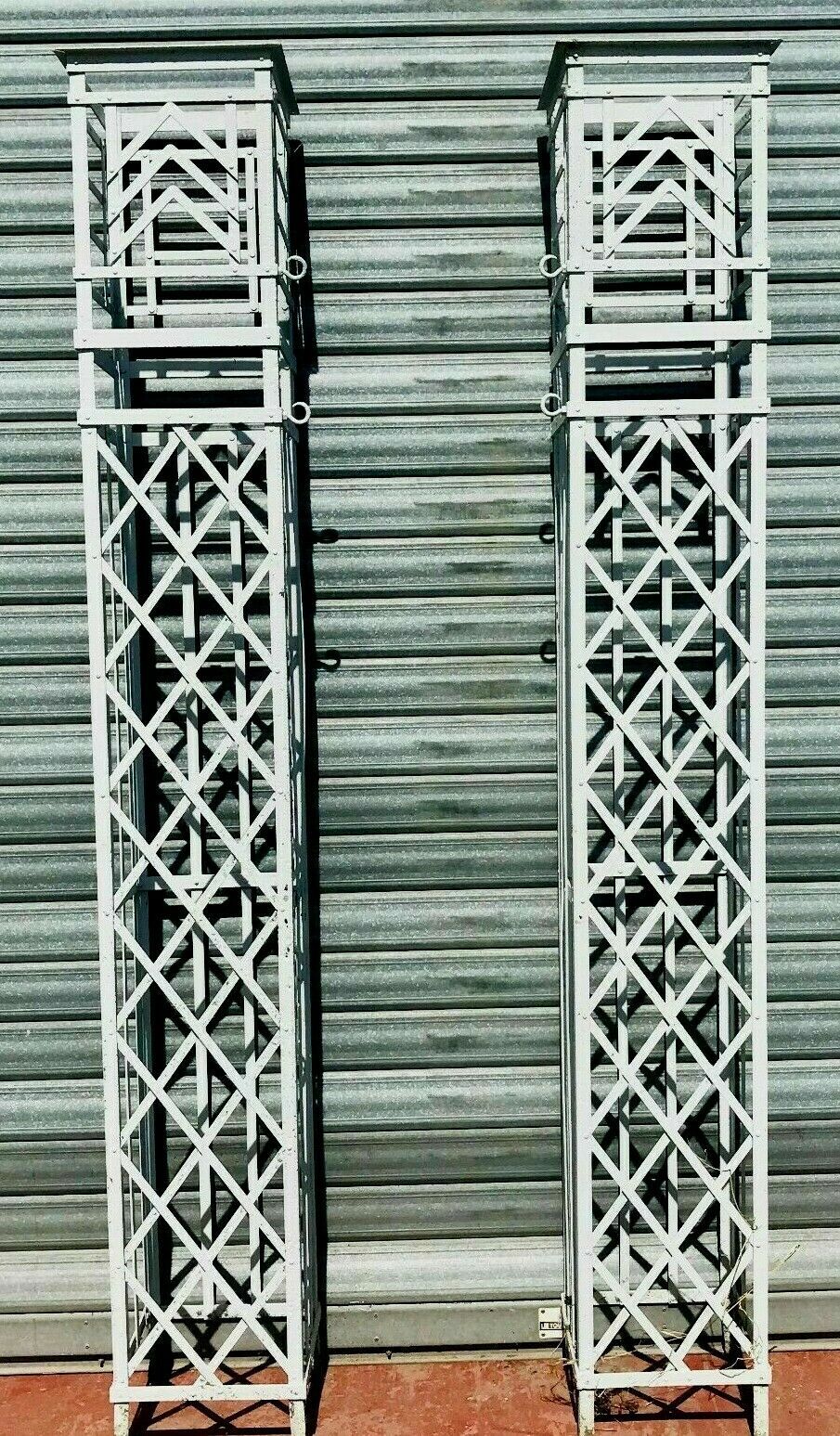 Pair of garden portico columns in wrought iron XX century