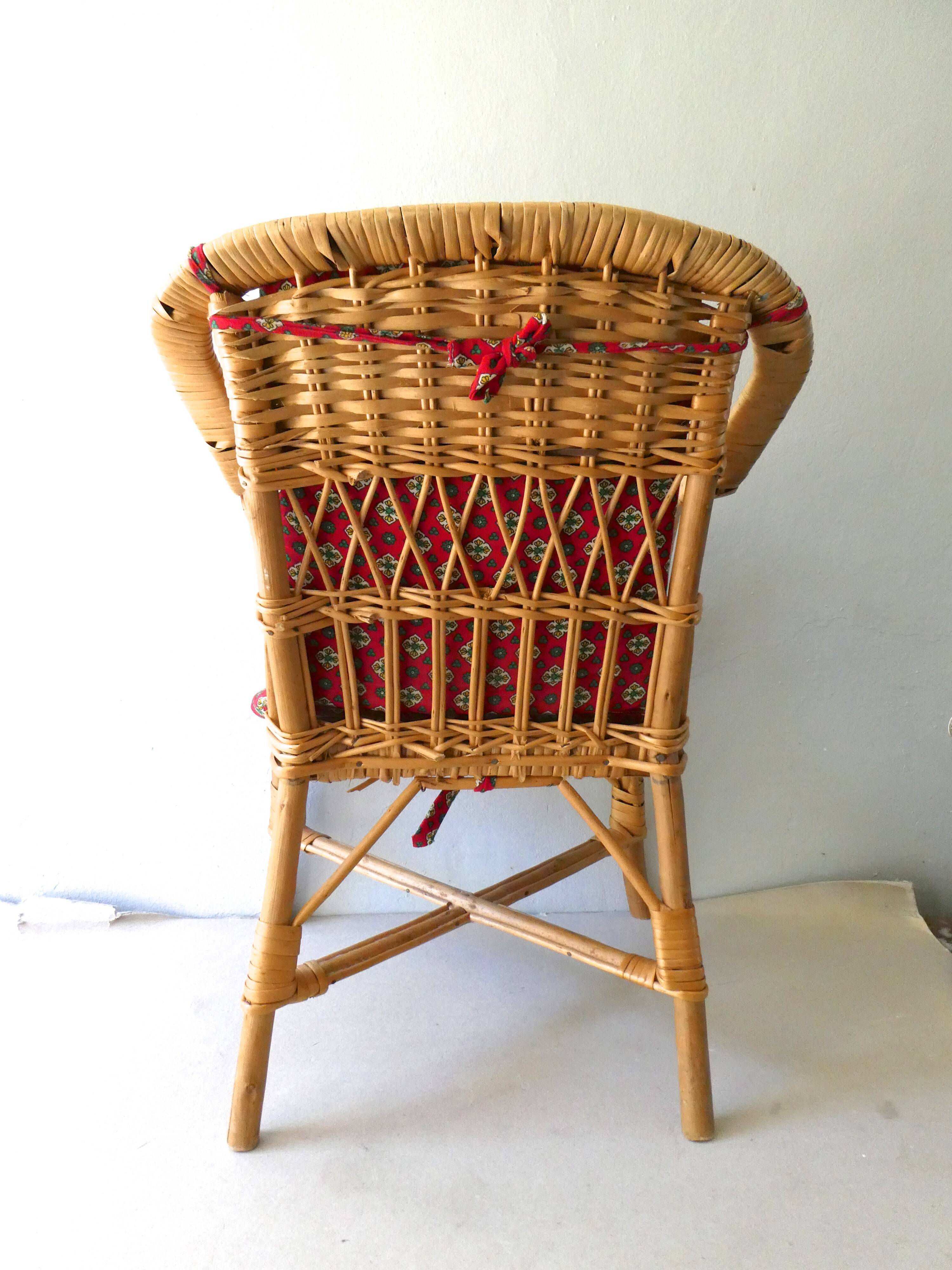 Child rattan chai of the 1970s