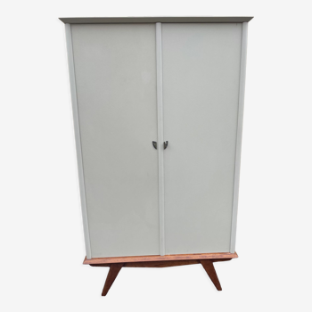 Armoire vintage pieds compas